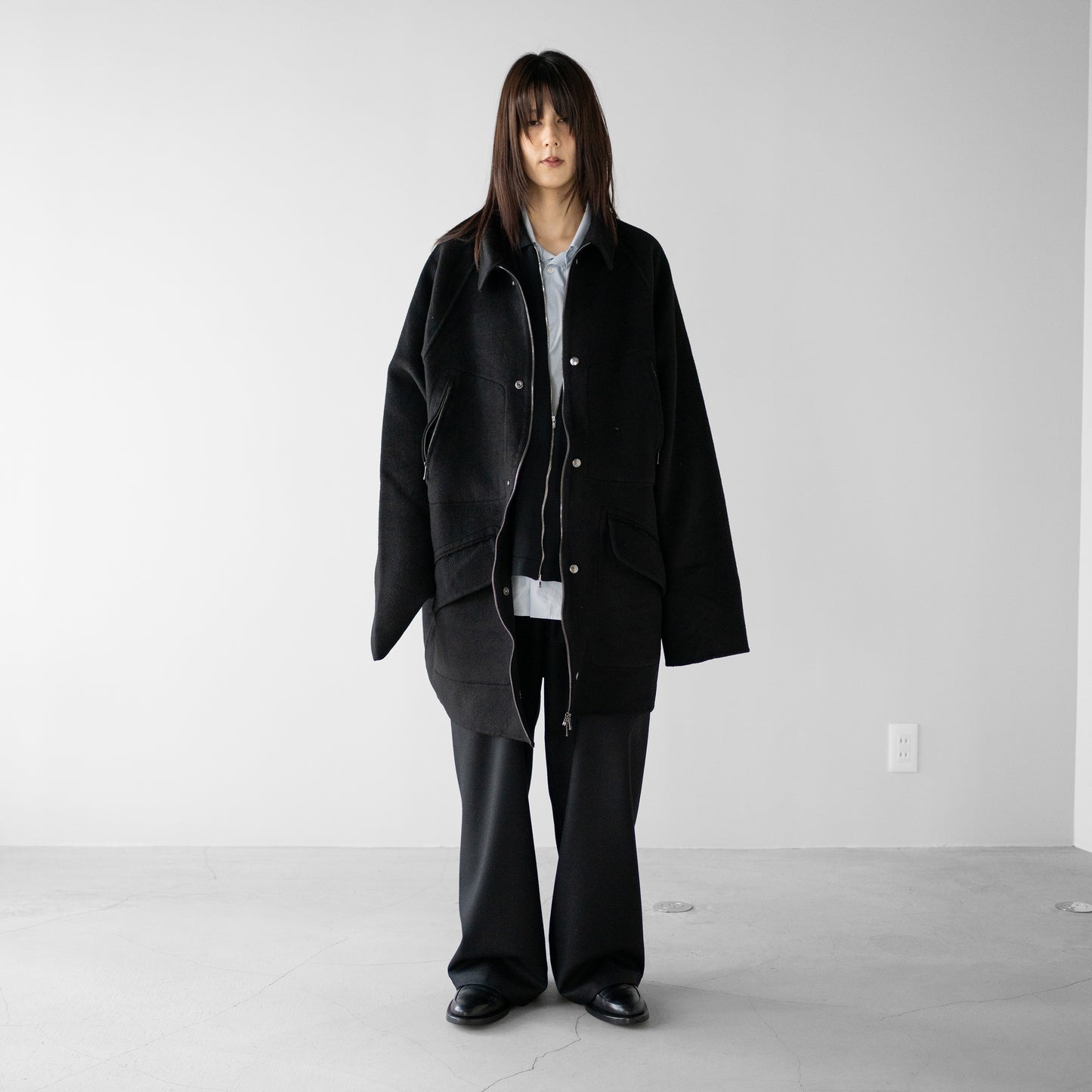 barbell object / r/w off coat "black"