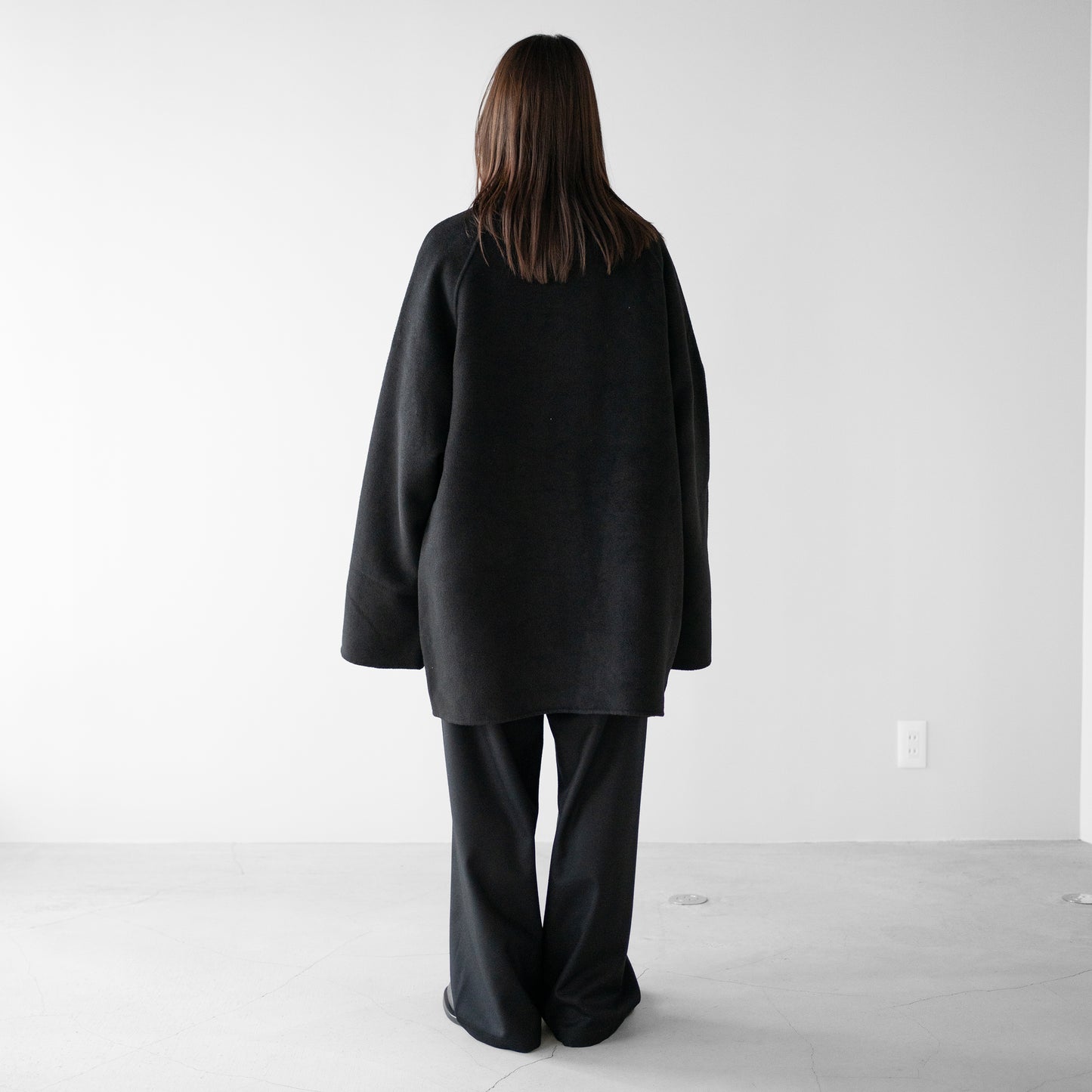 barbell object / r/w off coat "black"