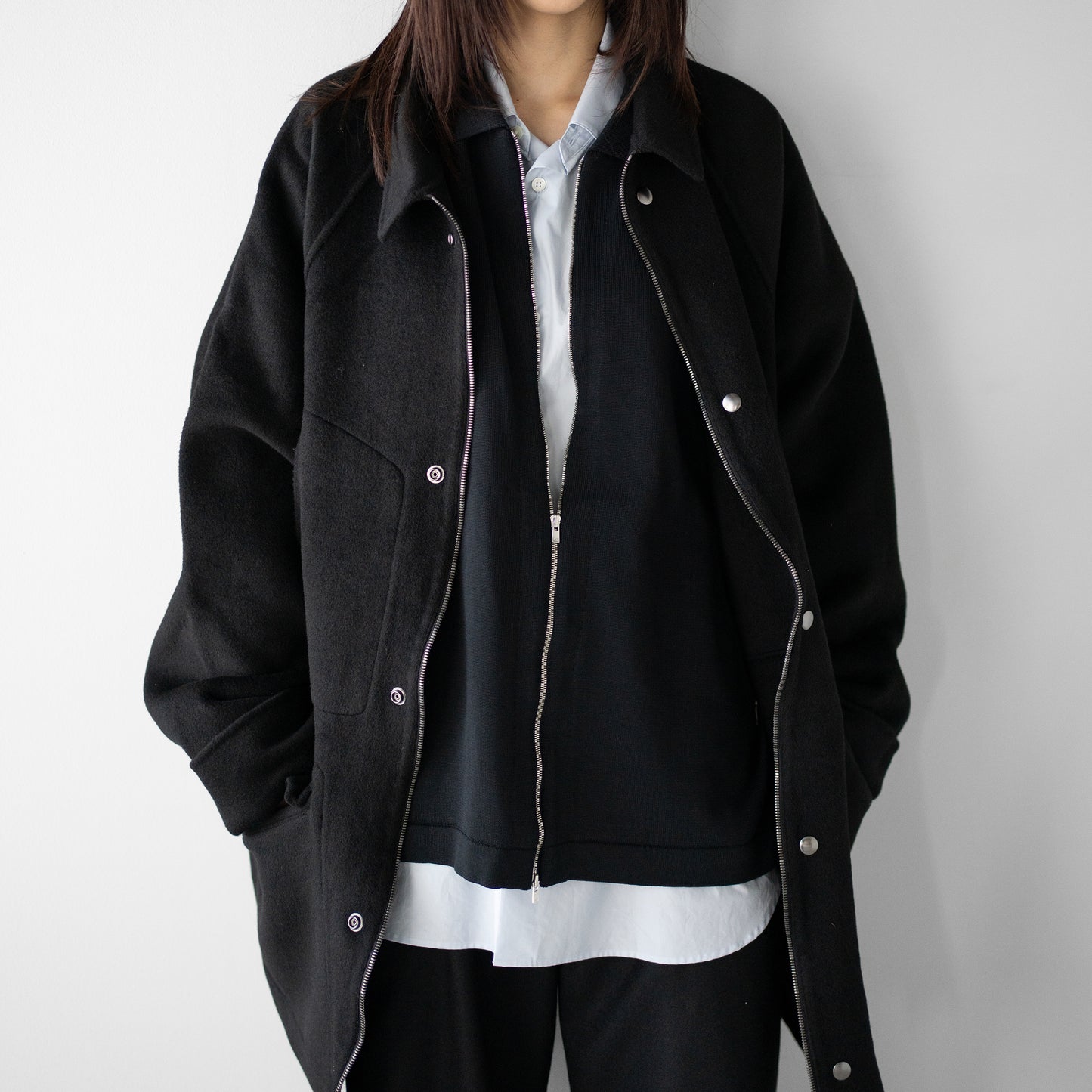 barbell object / r/w off coat "black"