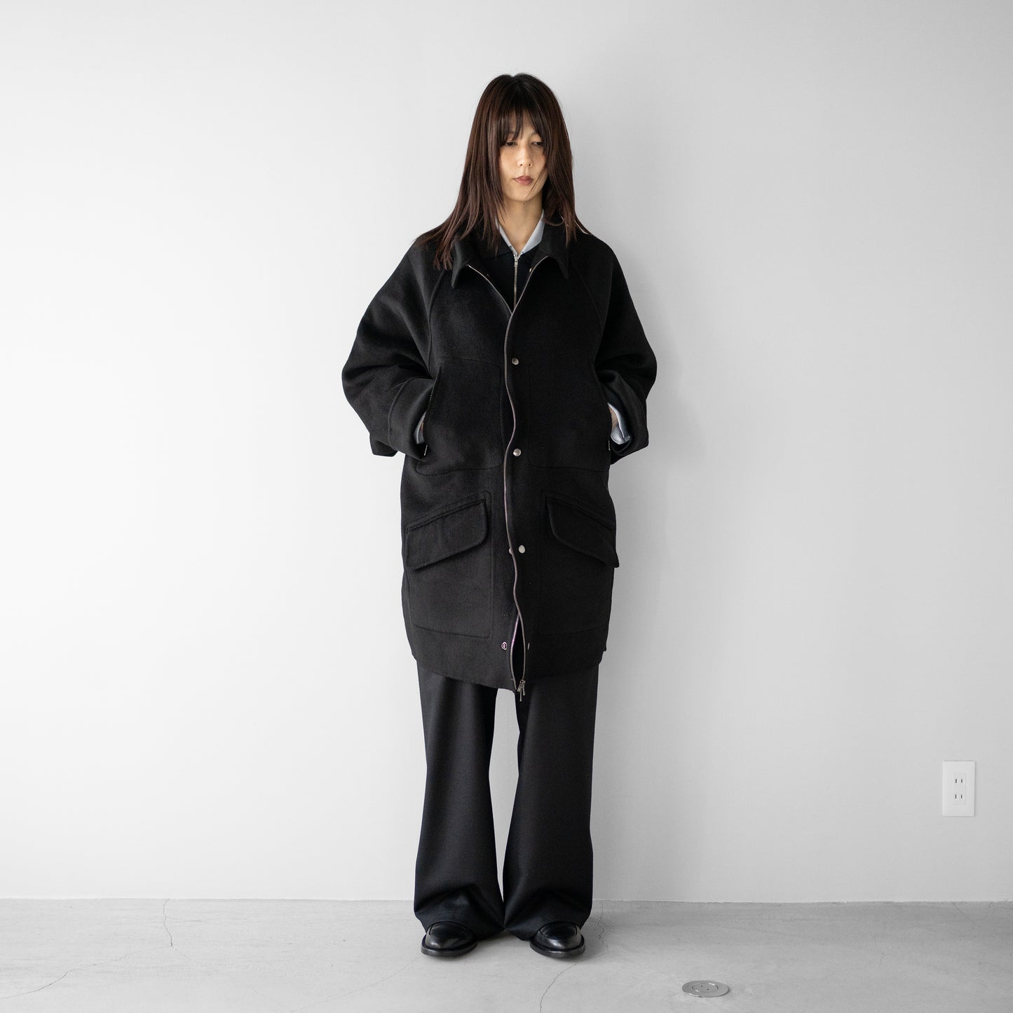 barbell object / r/w off coat "black"