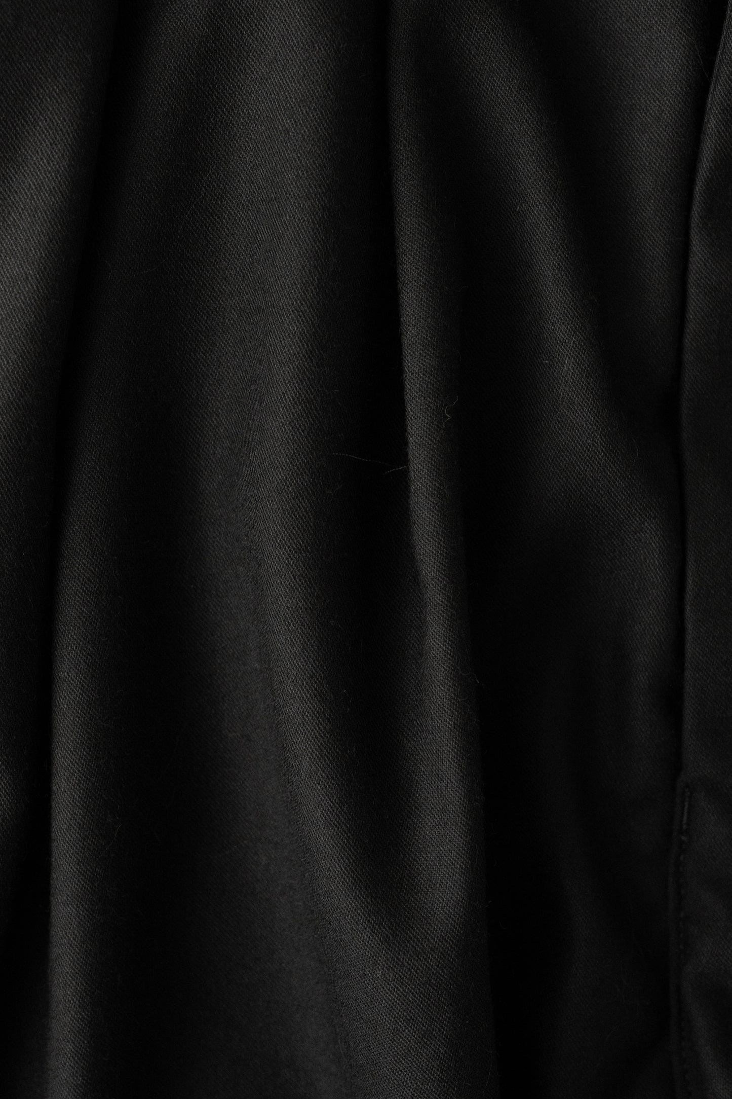 ANCELLM / WOOL SATIN BELT-LESS SLACKS "BLACK"