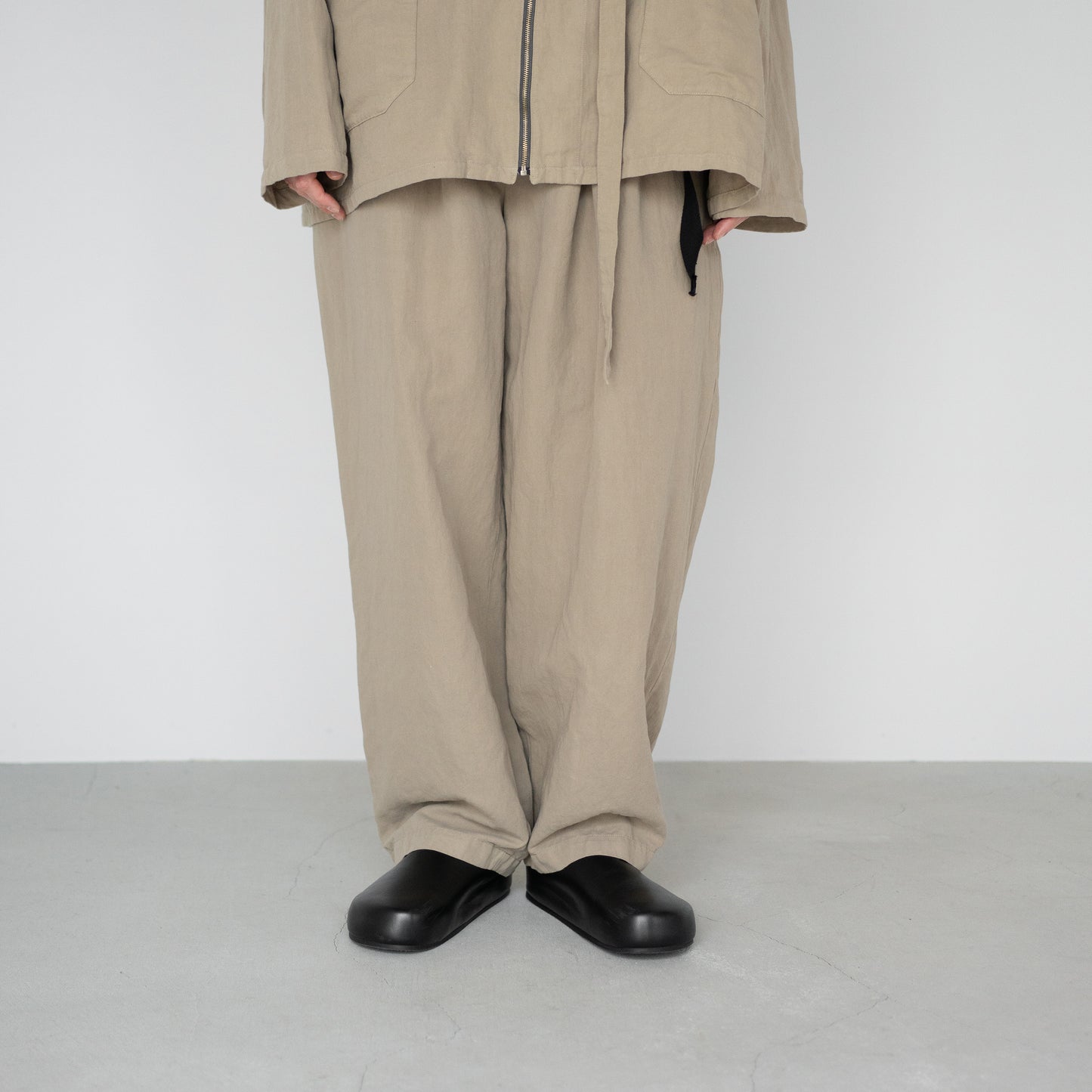 barbell object / clip pt "beige"