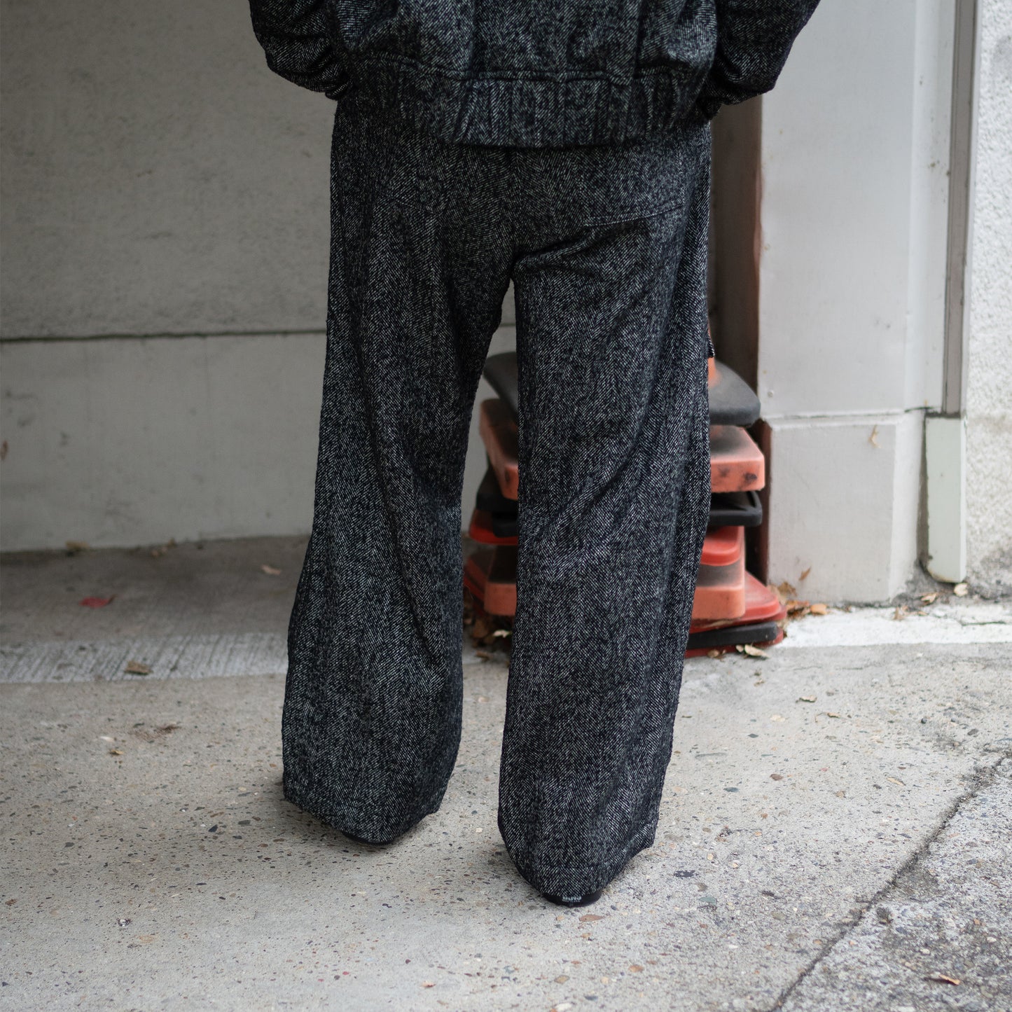 ENCOMING/ PULLCORD POCKETS TROUSER "GREY"