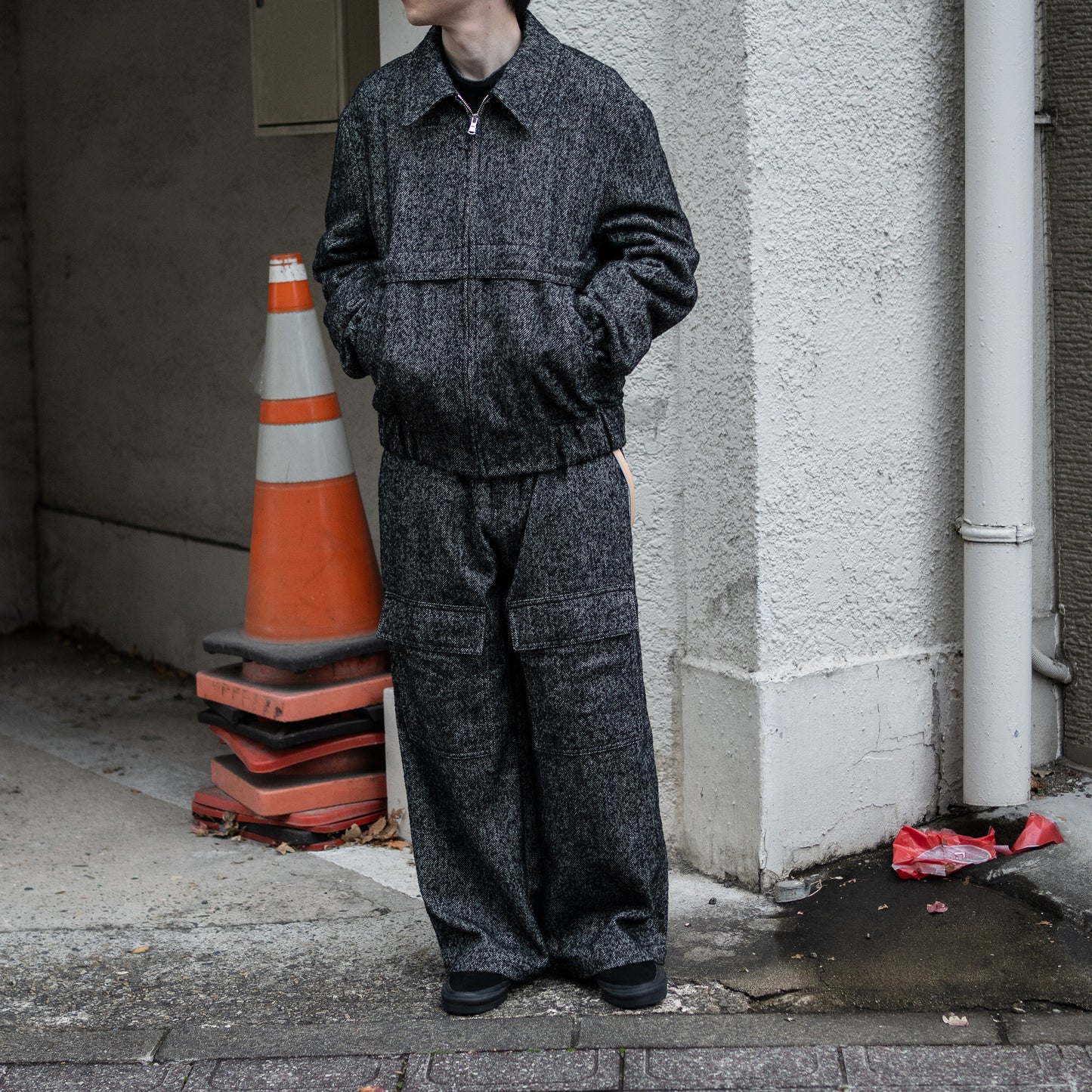 ENCOMING/ PULLCORD POCKETS TROUSER "GREY"