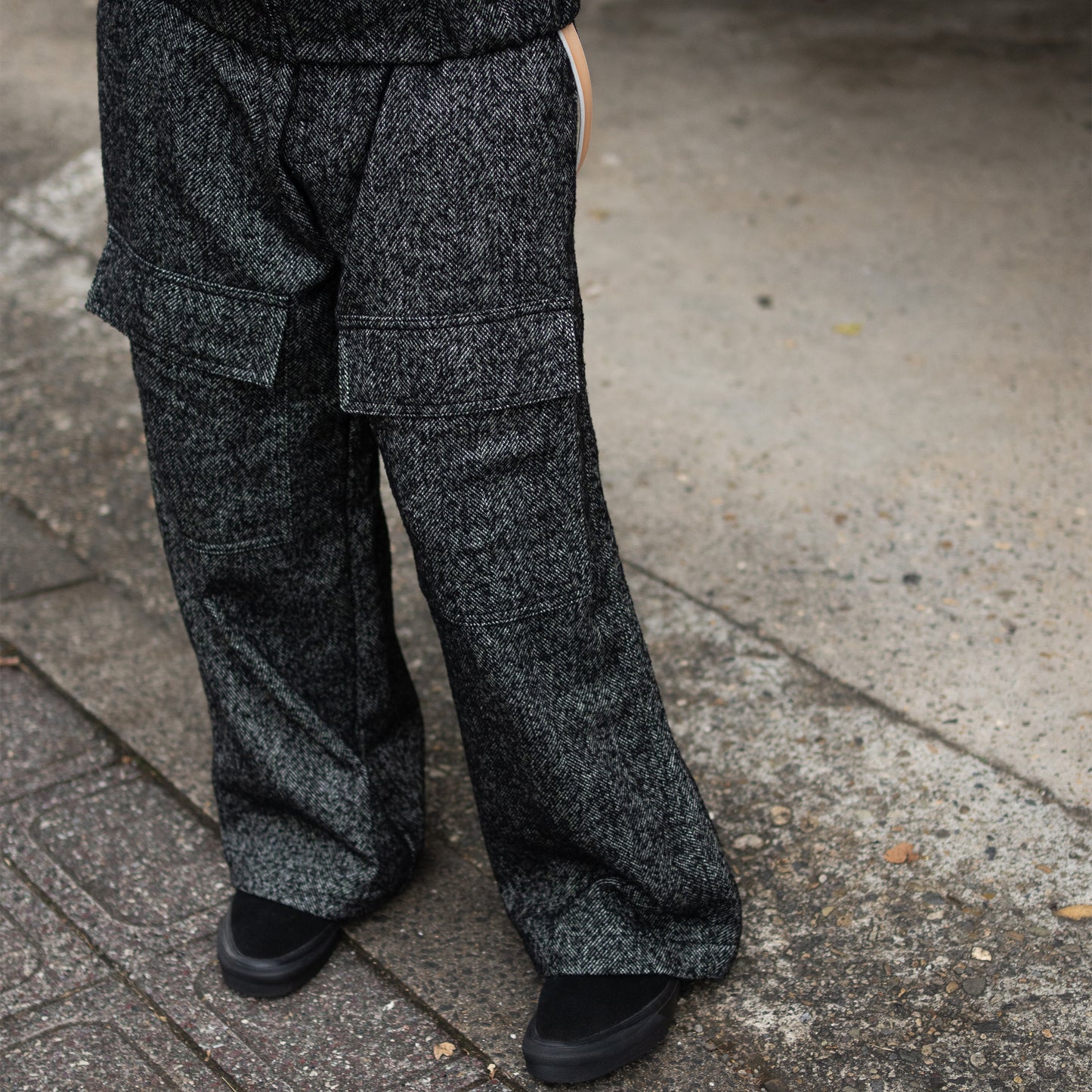 ENCOMING/ PULLCORD POCKETS TROUSER "GREY"