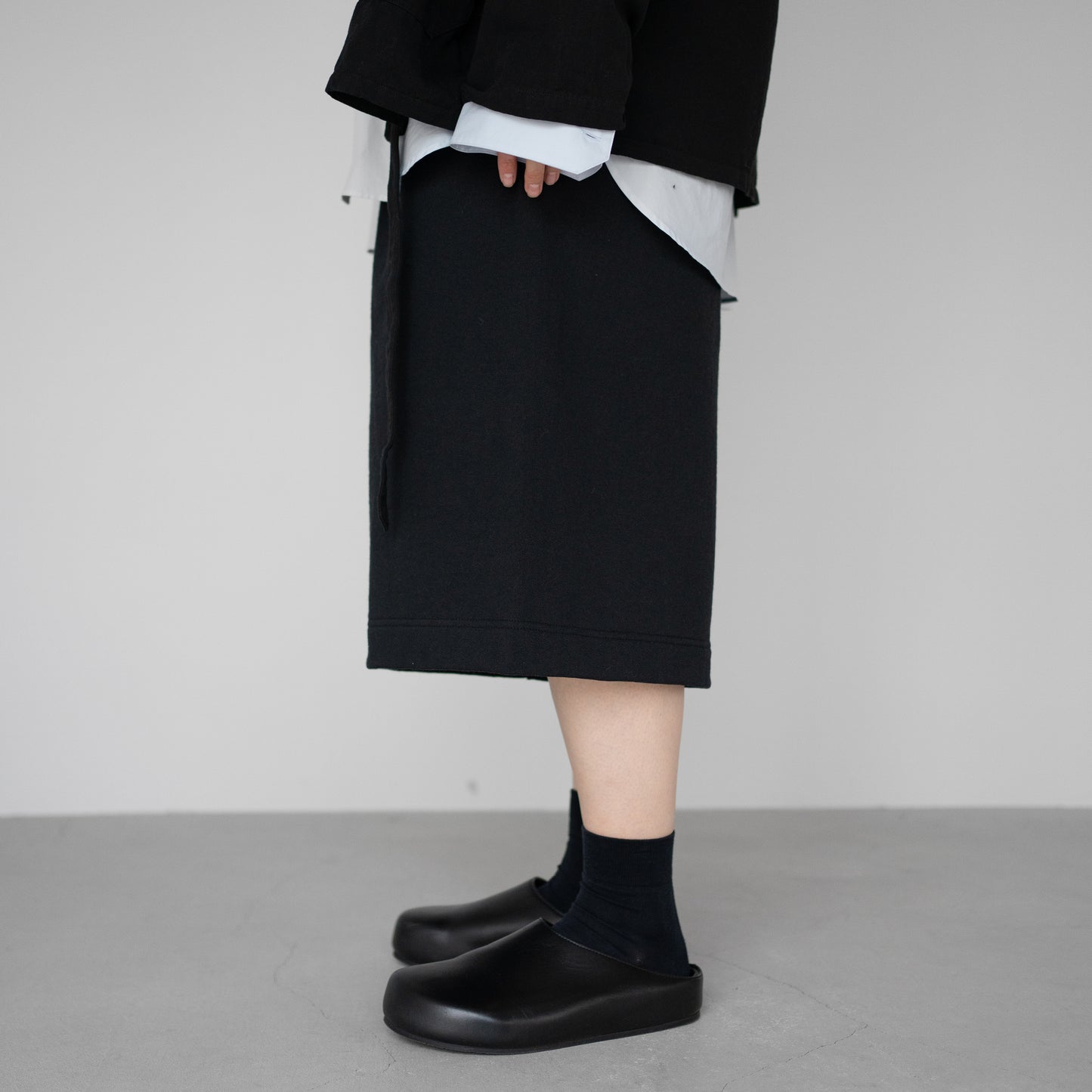 ROTOL/ Double Tuck Hakama Sweat Shorts "BLACK"