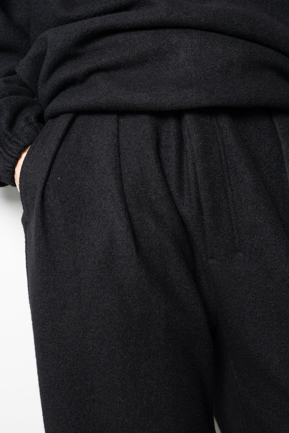ANCELLM / WOOL CUT SLACKS "BLACK"