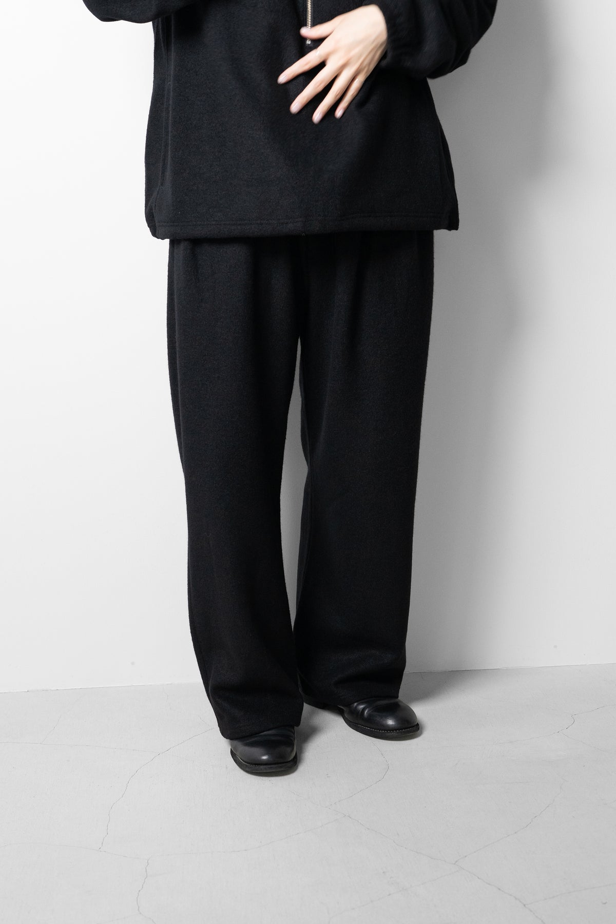 ANCELLM / WOOL CUT SLACKS "BLACK"
