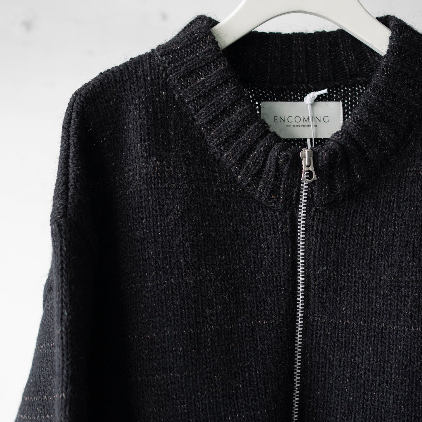 ENCOMING/ KNITTED TWO POCKET BLOUSON "BLACK"