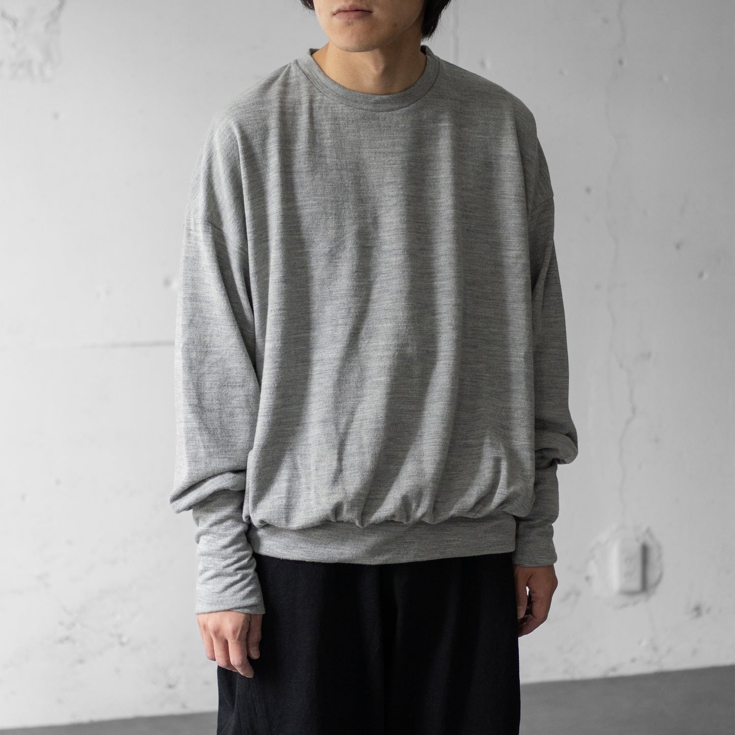 barbell object / wool ls top "grey"