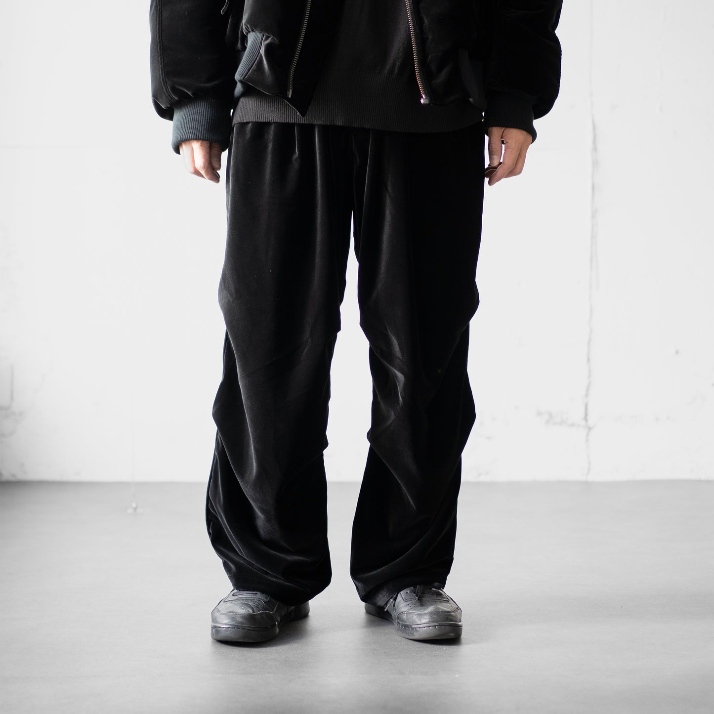 ESSAY/ TRACK LINE PANTS "Black Velvet"