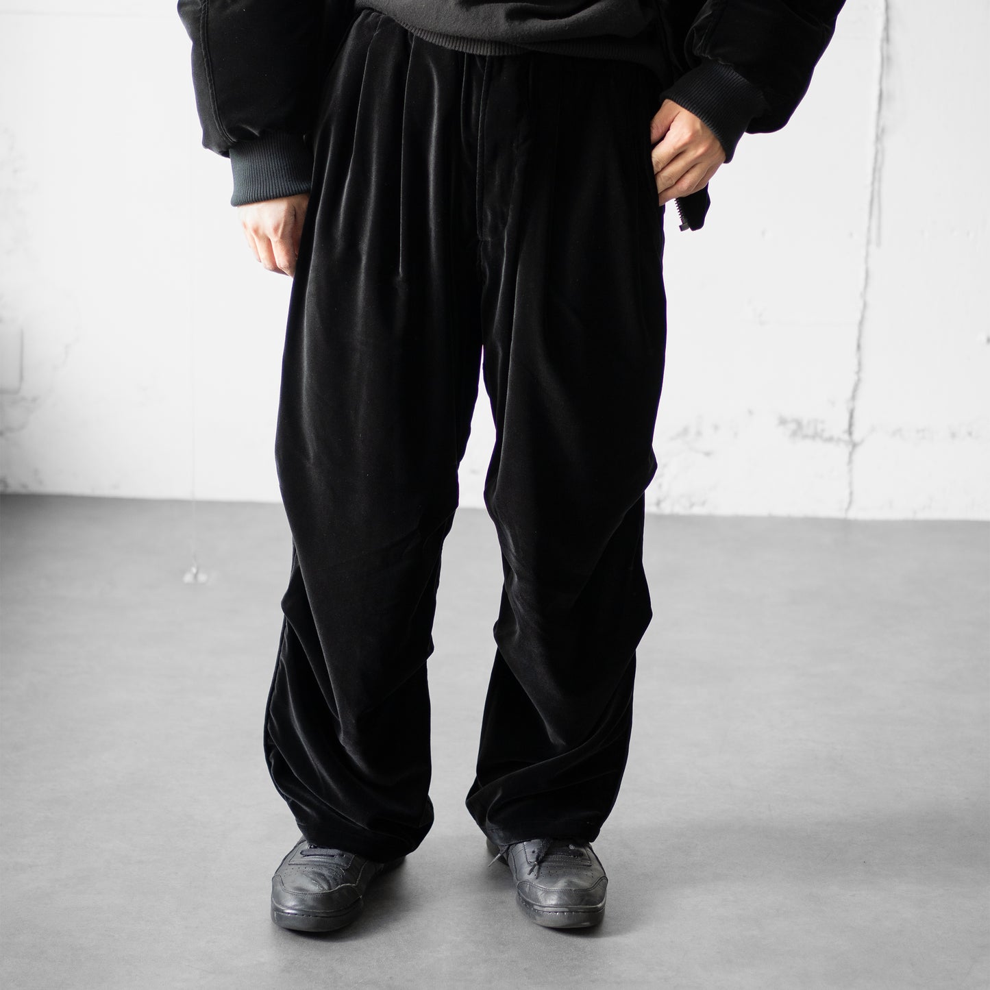 ESSAY/ TRACK LINE PANTS "Black Velvet"