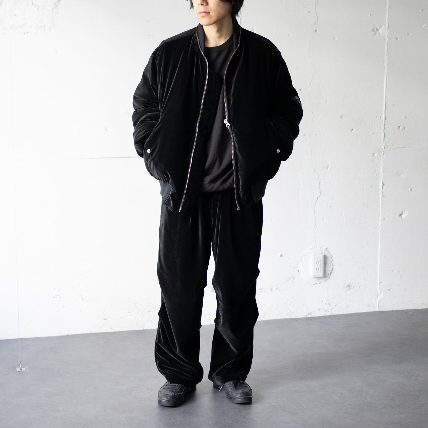 ESSAY/ TRACK LINE PANTS "Black Velvet"