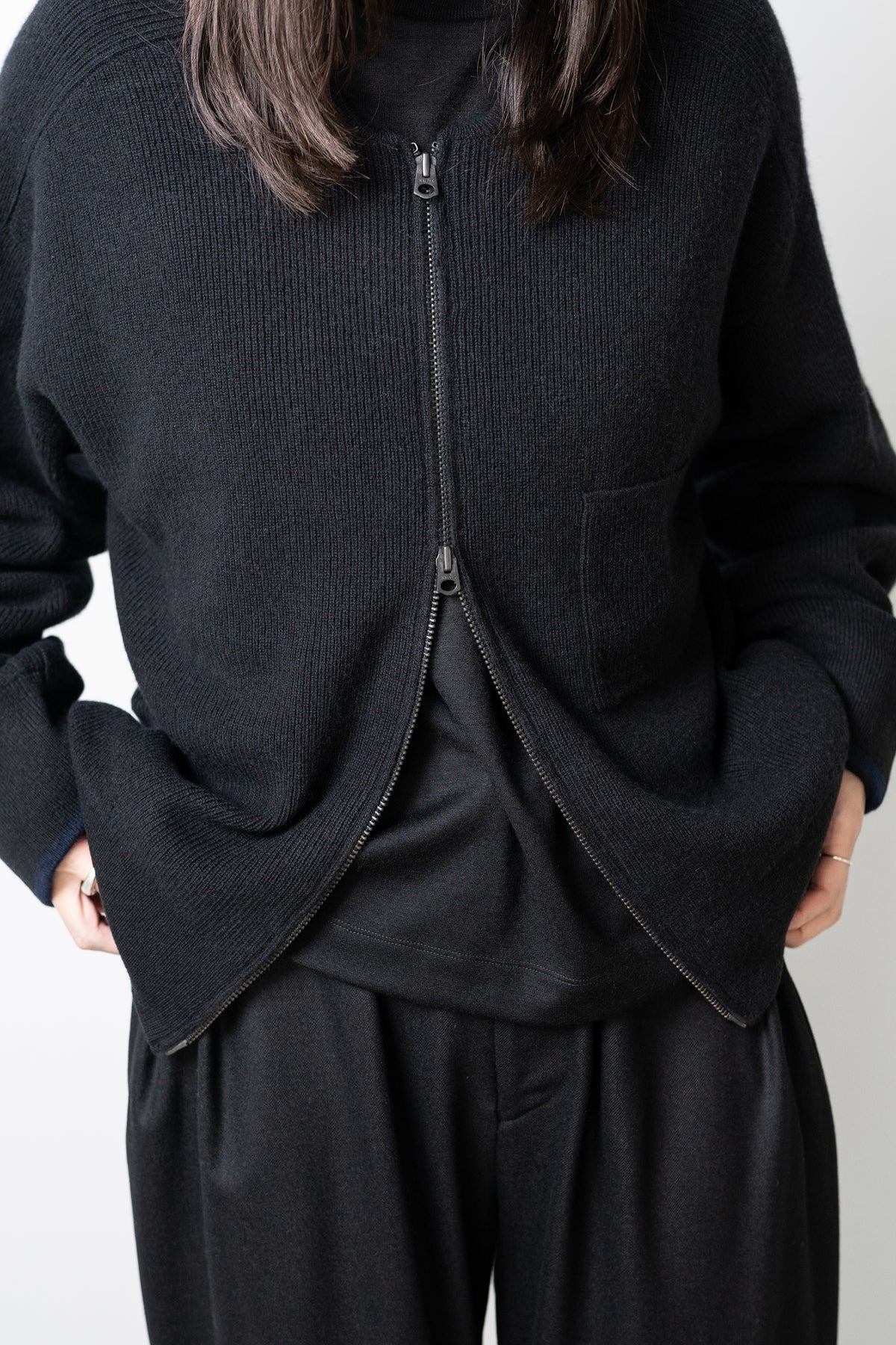 ANCELLM / FULL ZIPPED KNIT CARDIGAN "BLACK"