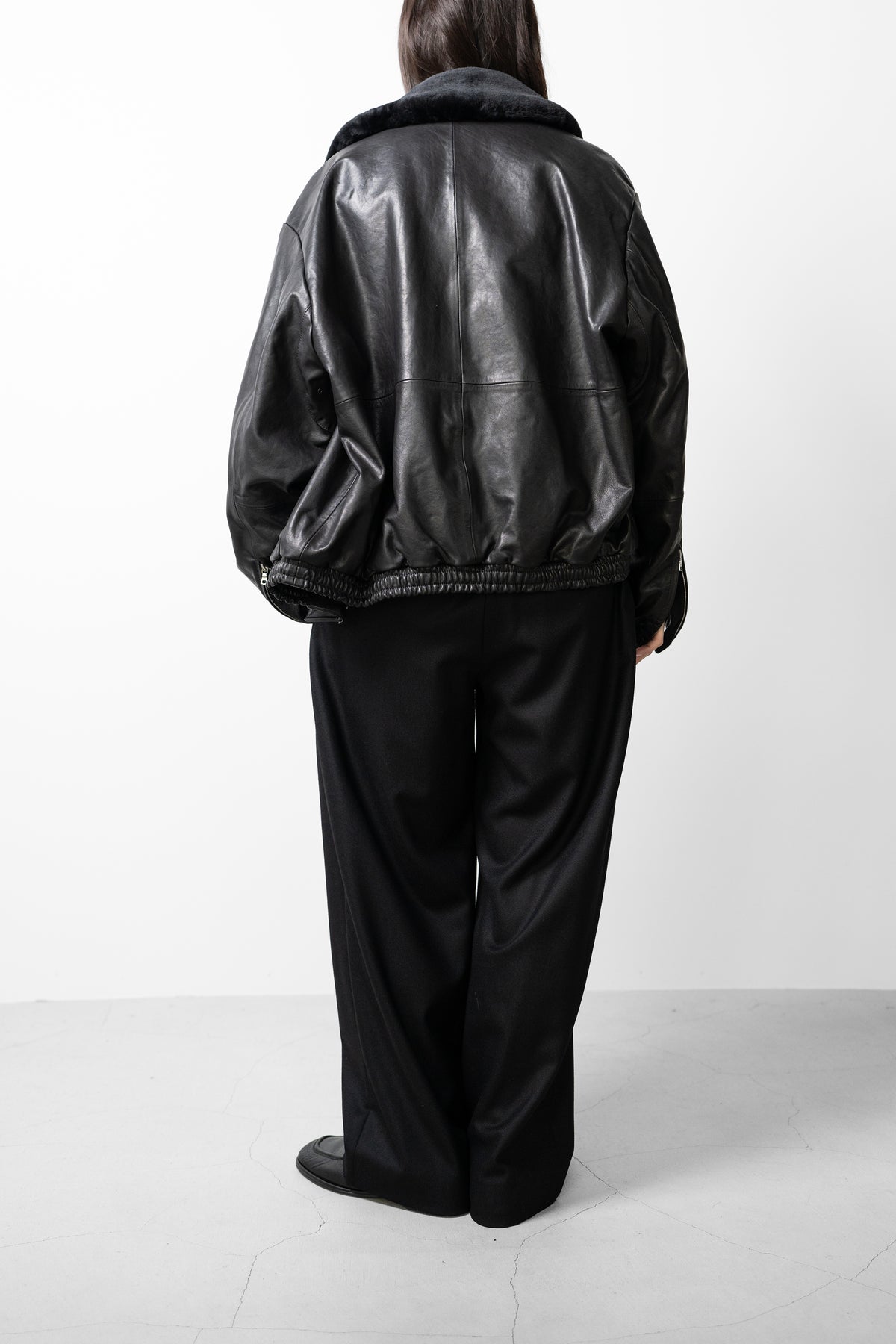 ssstein/ MOUTON COLLAR CALF ZIP JACKET "BLACK"