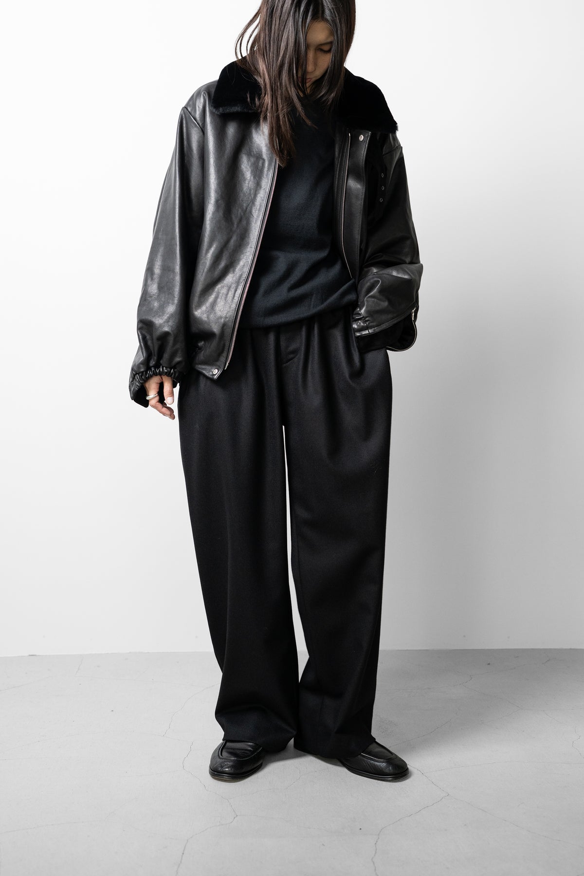 ssstein/ MOUTON COLLAR CALF ZIP JACKET "BLACK"