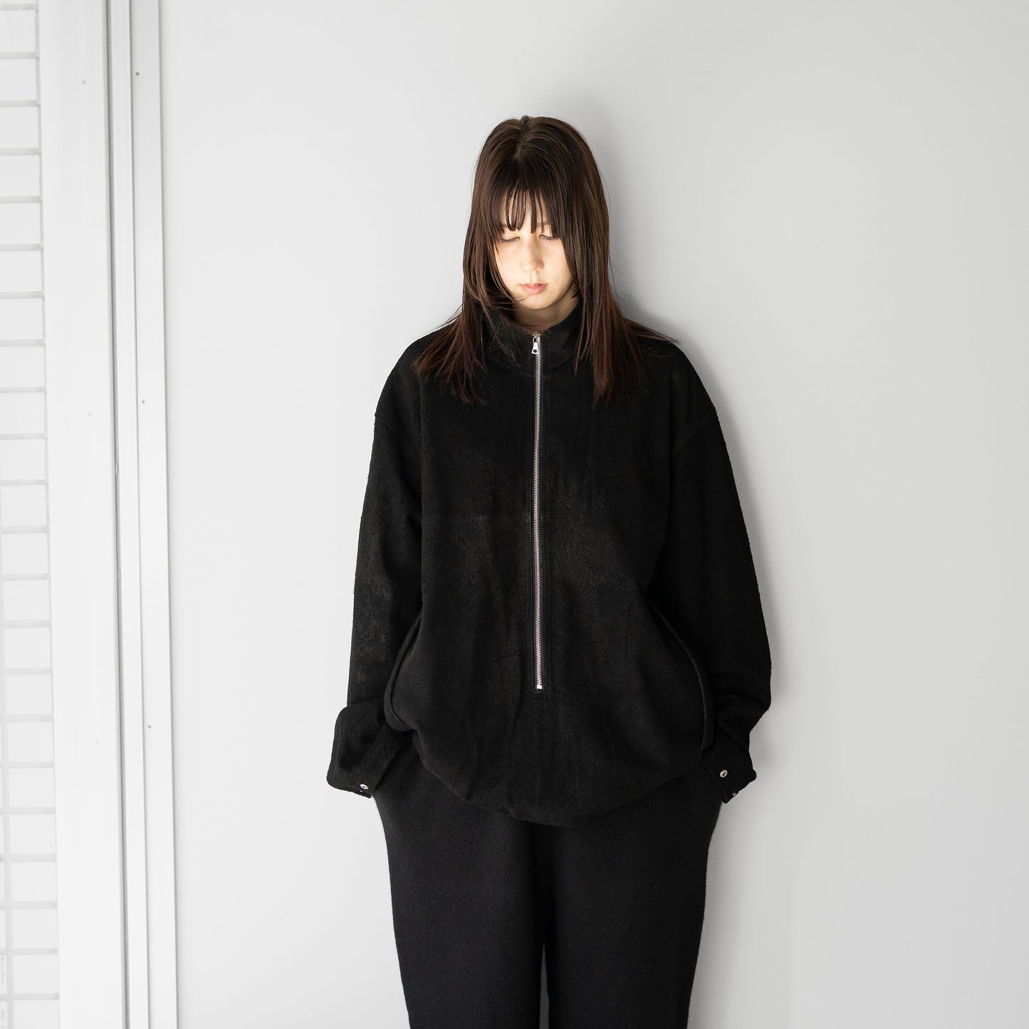 barbell object / nb hn top "black"