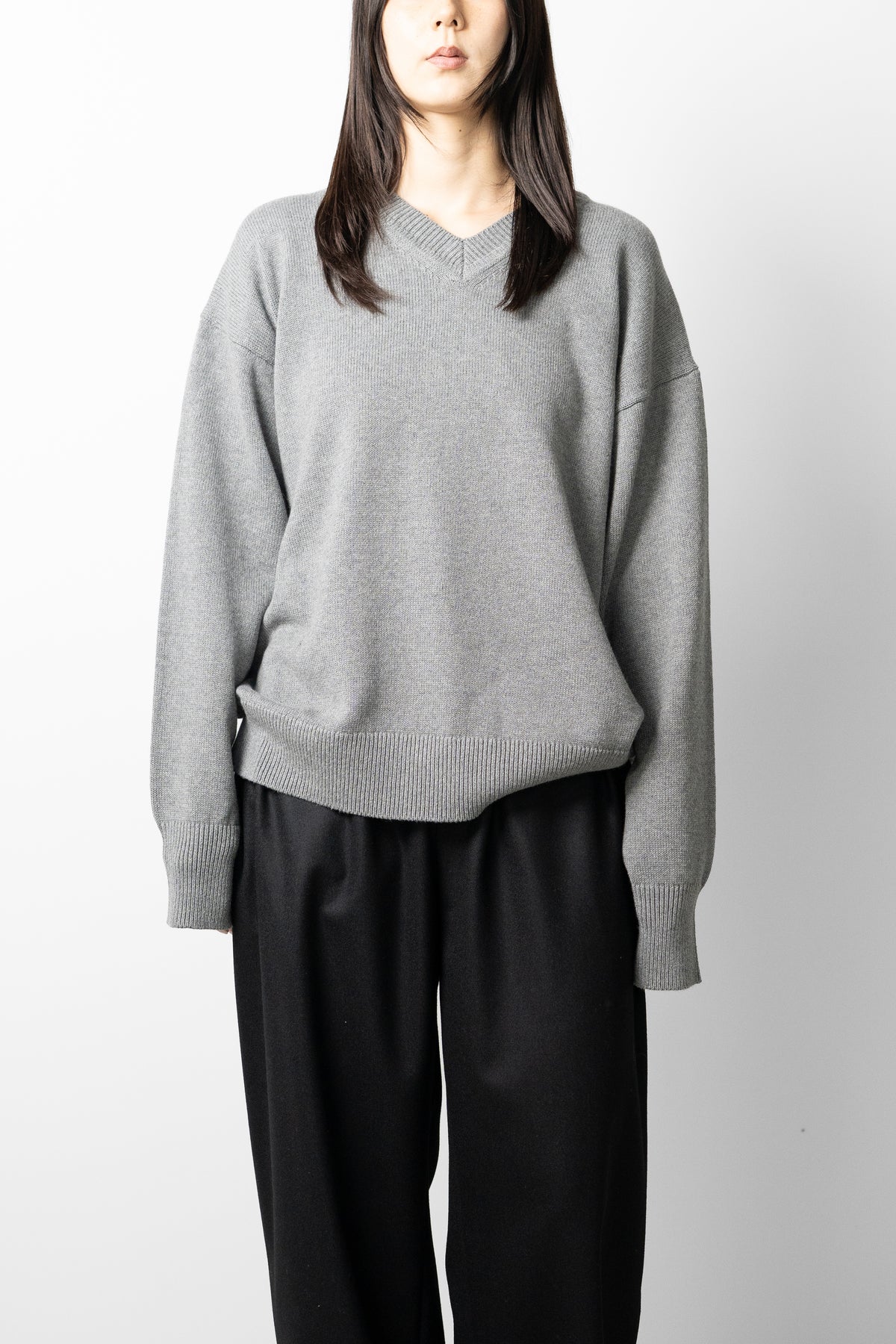 Afiit / V-NECK KNIT  "GRAY"