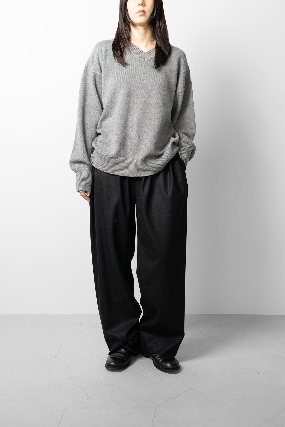 Afiit / V-NECK KNIT  "GRAY"