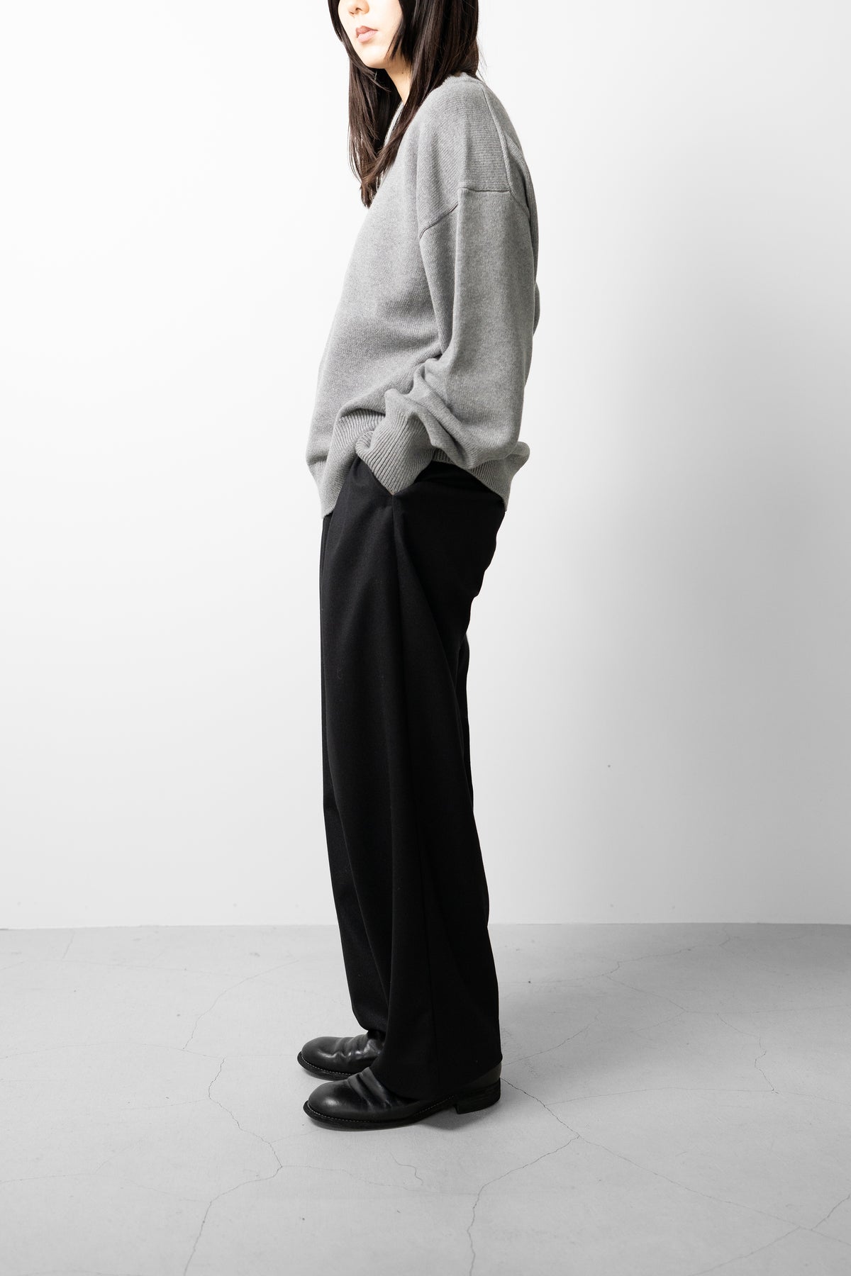 Afiit / V-NECK KNIT  "GRAY"