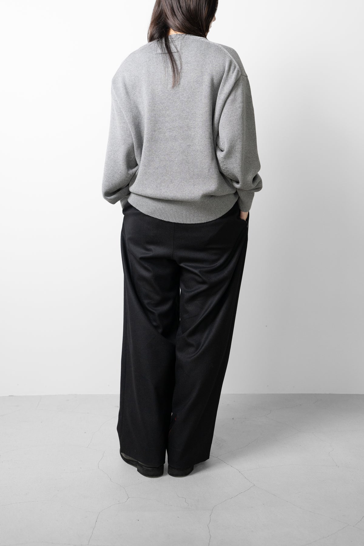 Afiit / V-NECK KNIT  "GRAY"