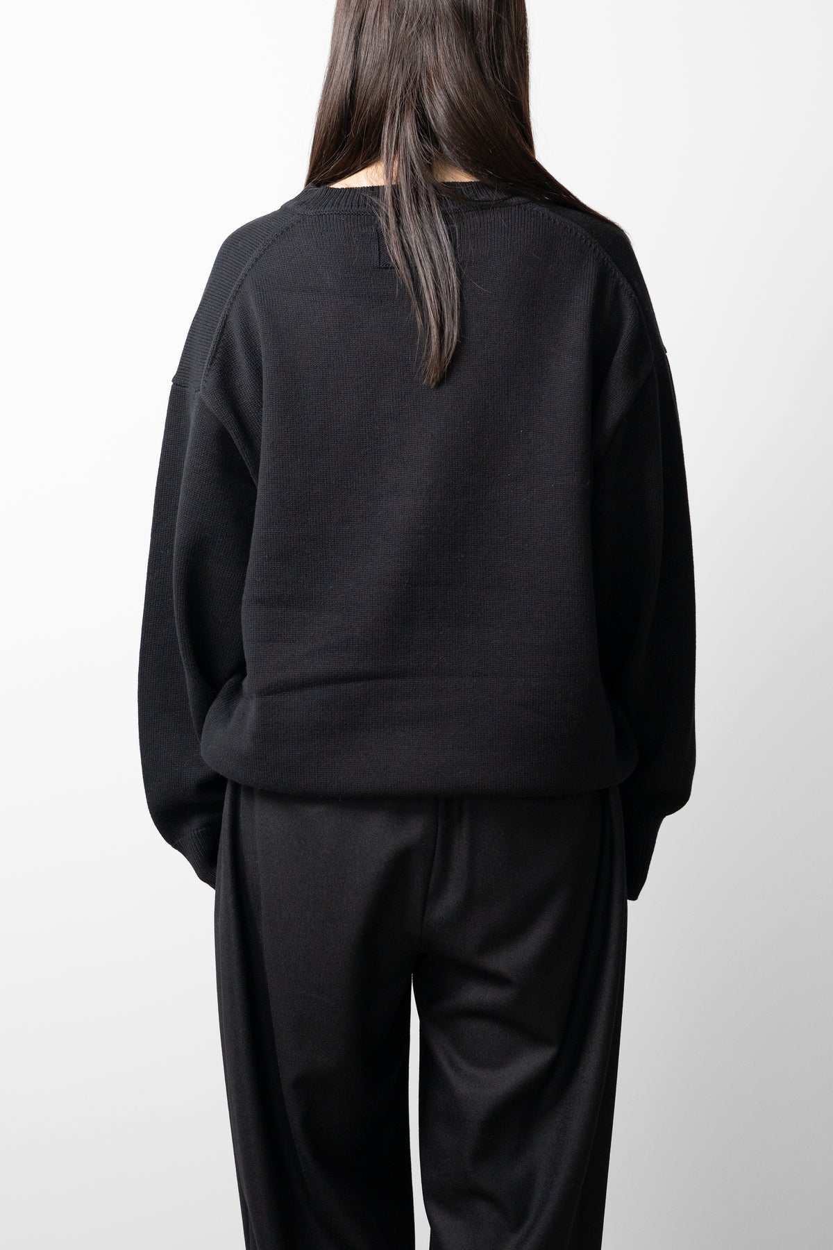 Afiit / V-NECK KNIT  "BLACK"