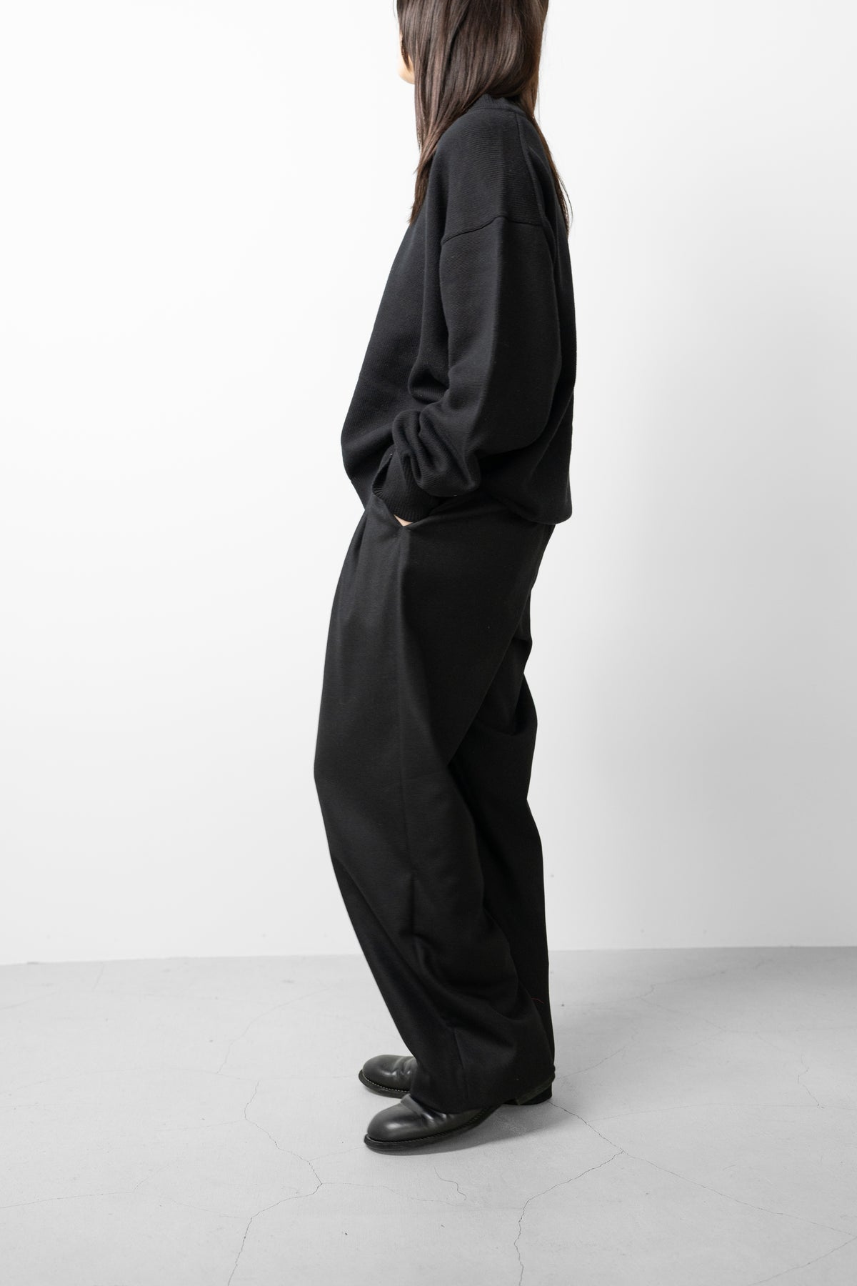 Afiit / V-NECK KNIT  "BLACK"