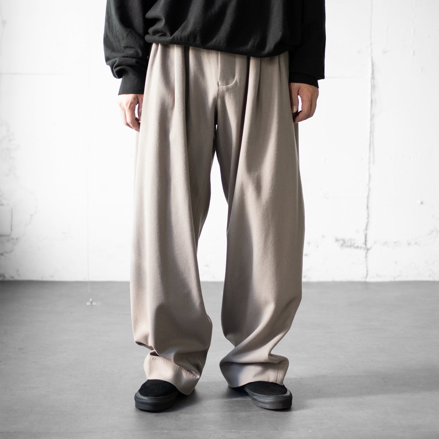 Afiit / 3TUCK EASY WIDE SLACKS "BEIGE"