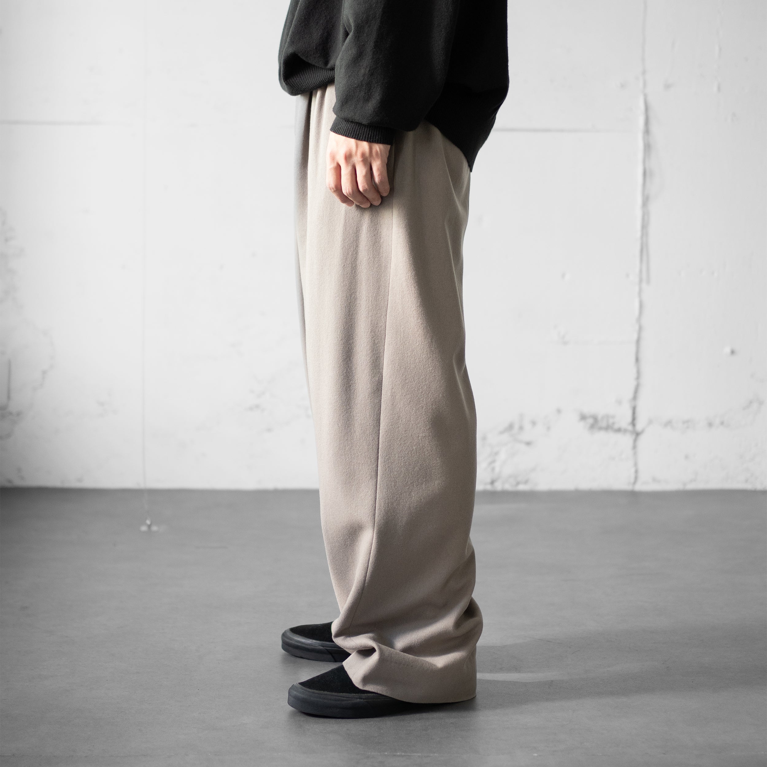 Afiit / 3TUCK EASY WIDE SLACKS 