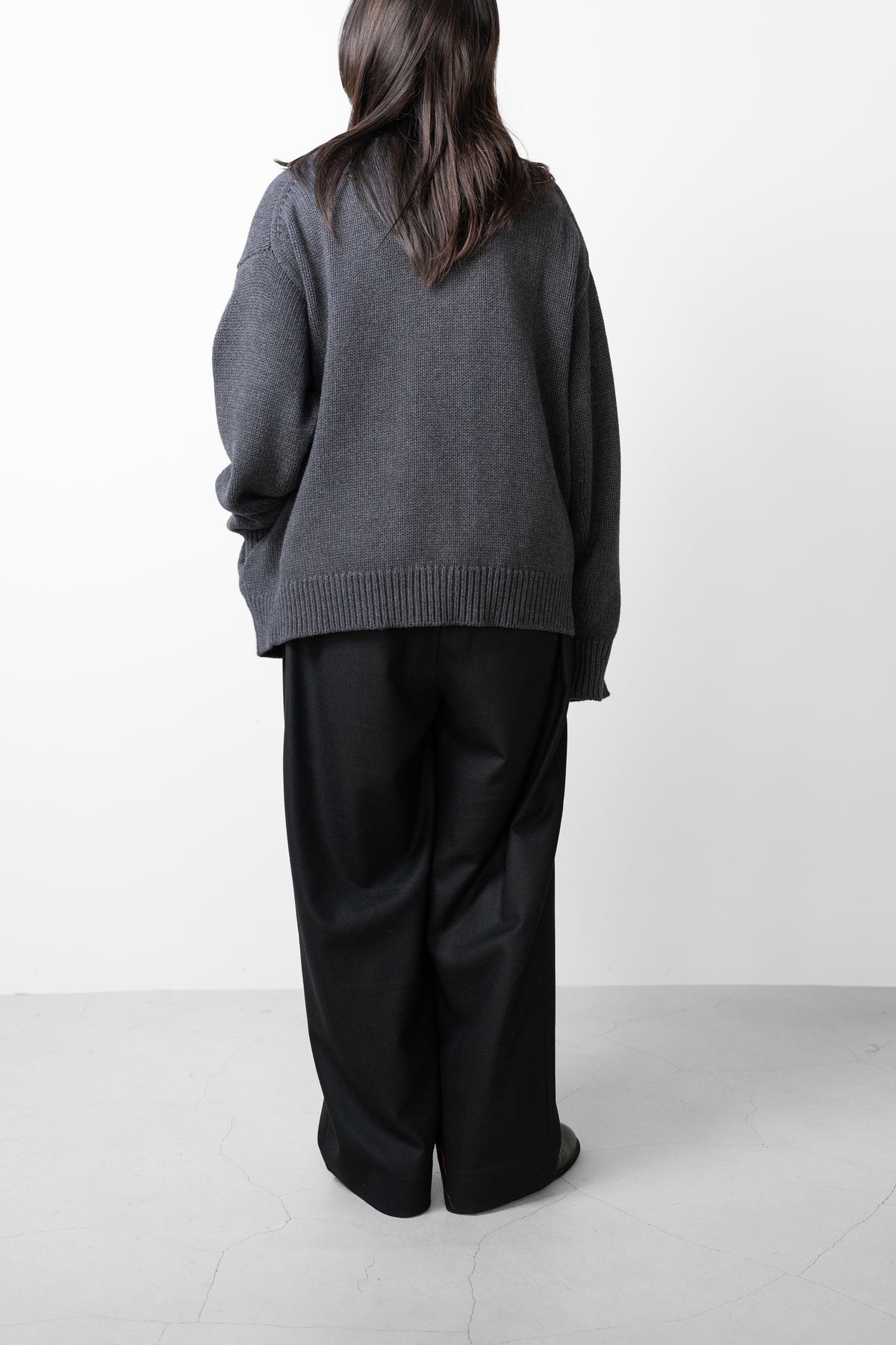 Afiit / CREW NECK CARDIGAN  "CHARCOAL"