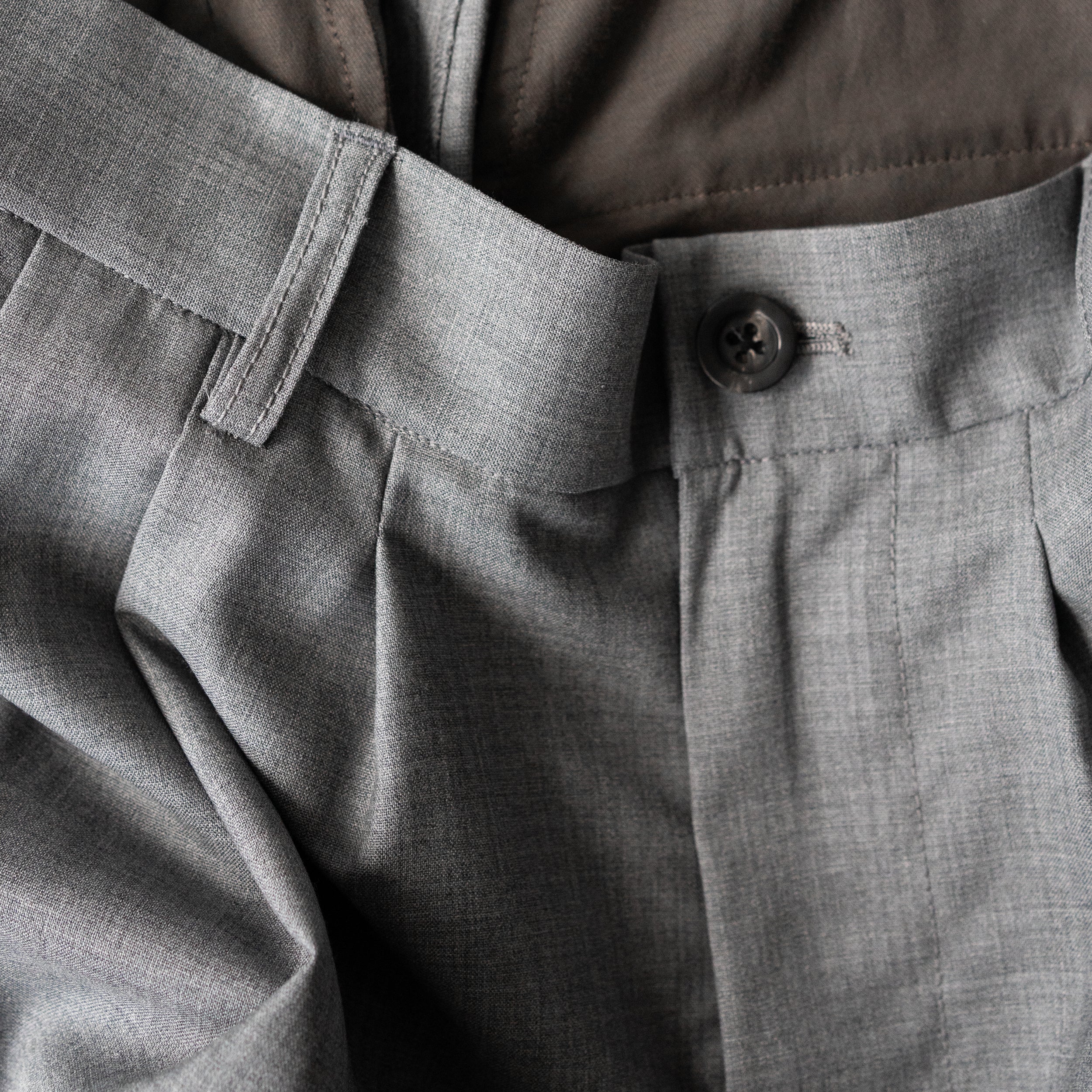 ESSAY Attic別注 3TUCK SLACKS パンツ スラックス Afiit(アフィット) / 3TUCK SLACKS 