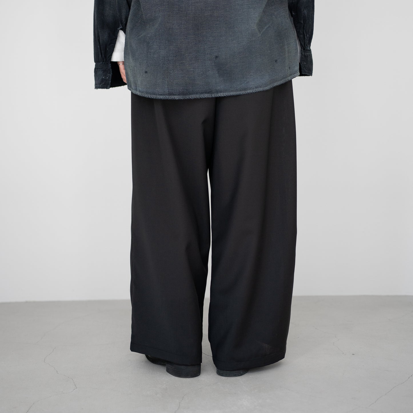 ANCELLM / BELTED WOOL SLACKS "BLACK"