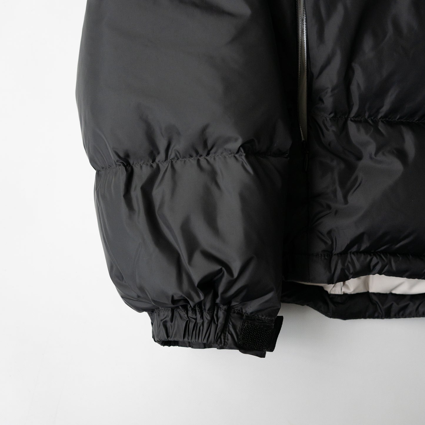 FARAH/ Light Weight Hooded Down Jacket "Black"