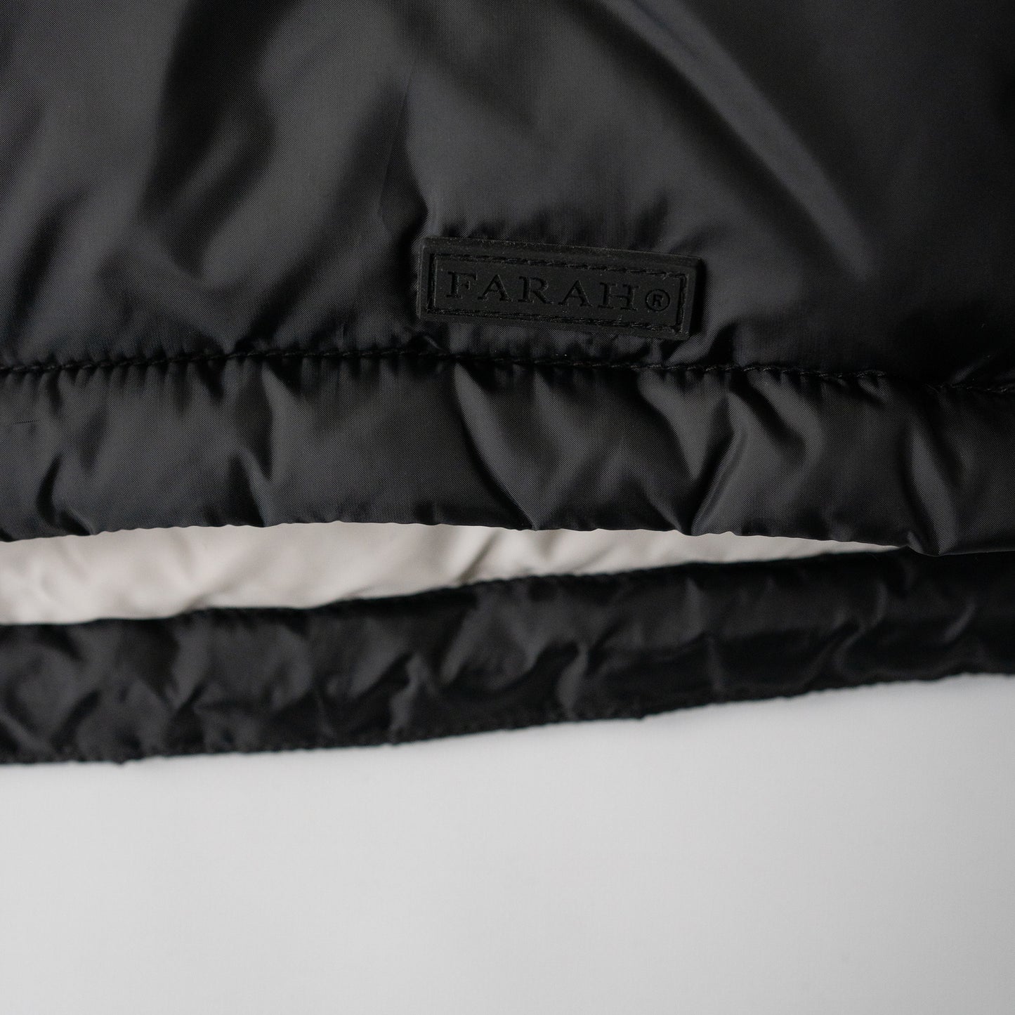 FARAH/ Light Weight Hooded Down Jacket "Black"