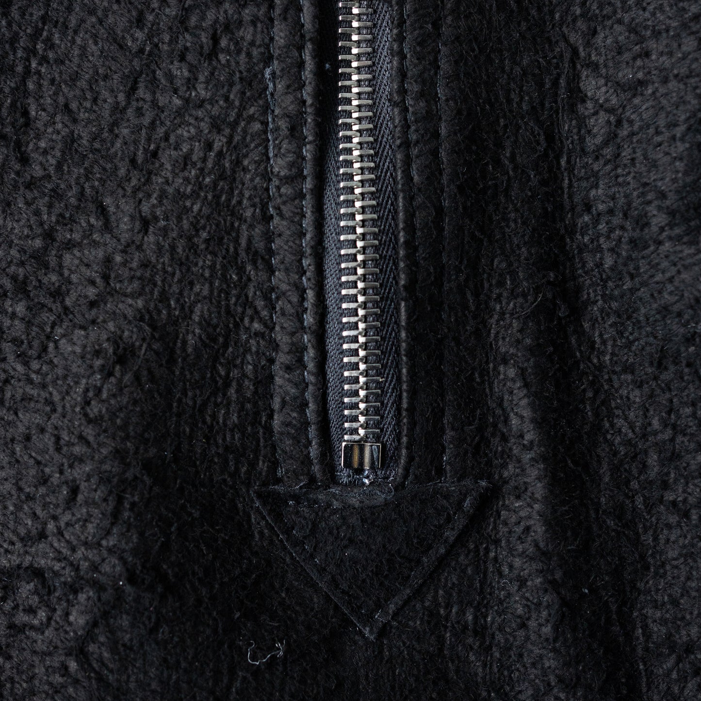 barbell object / nb hn top "black"