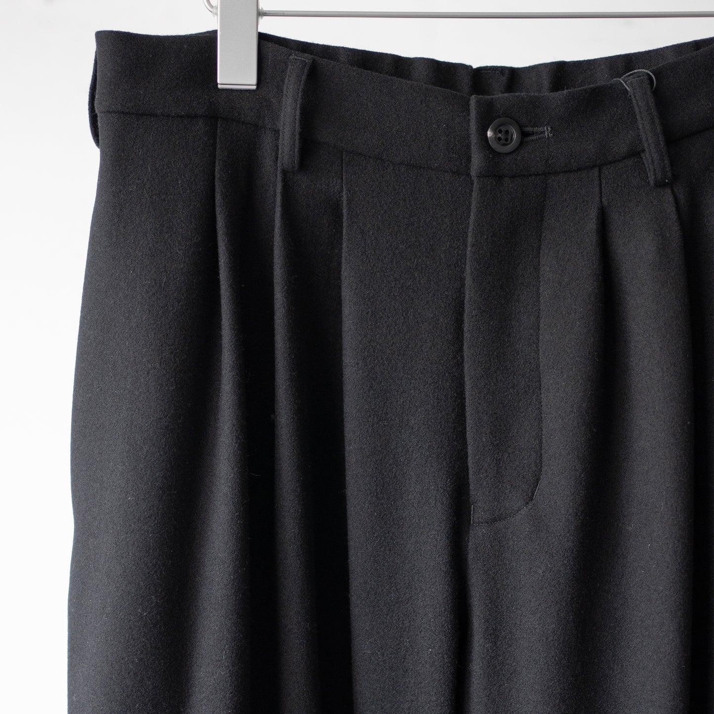 Afiit / 3TUCK EASY WIDE SLACKS "BLACK"