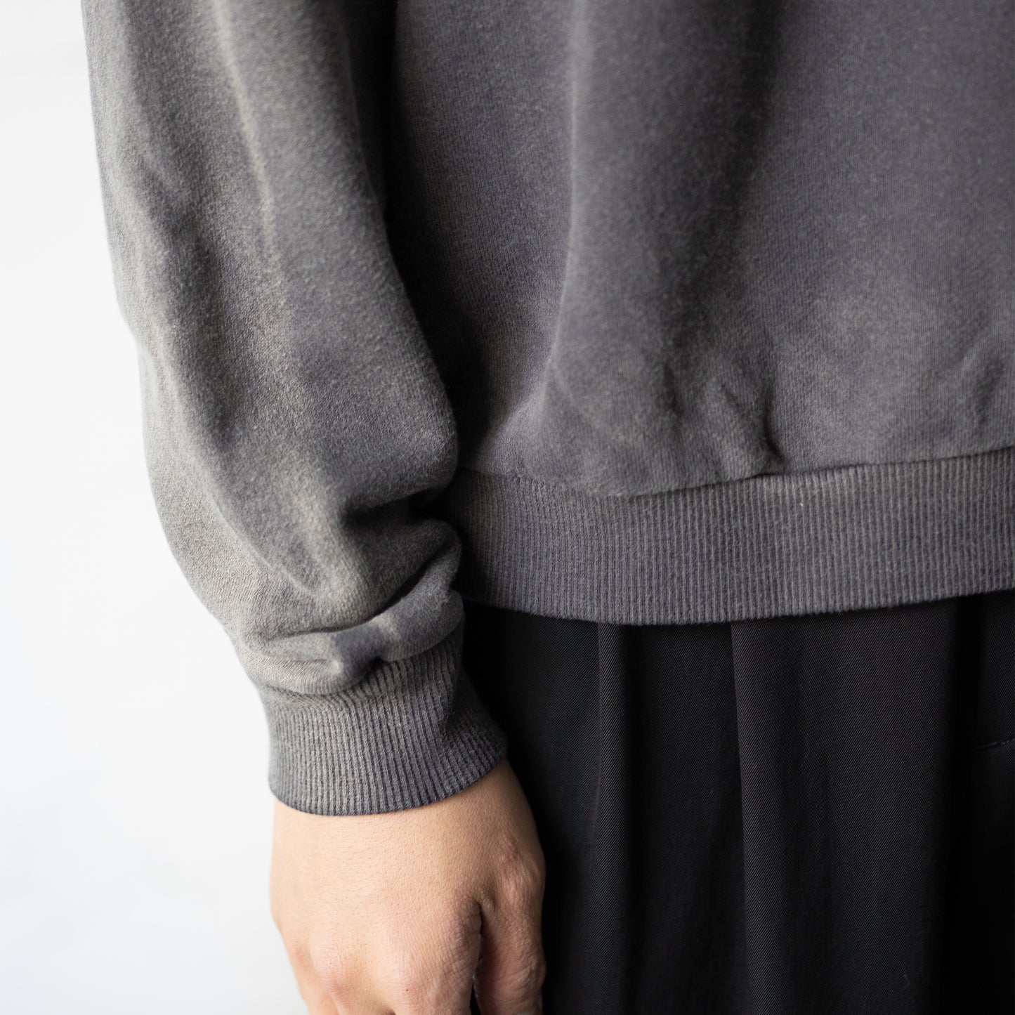 ENCOMING/ ENST SWEAT JUMPER "CHARCOAL"