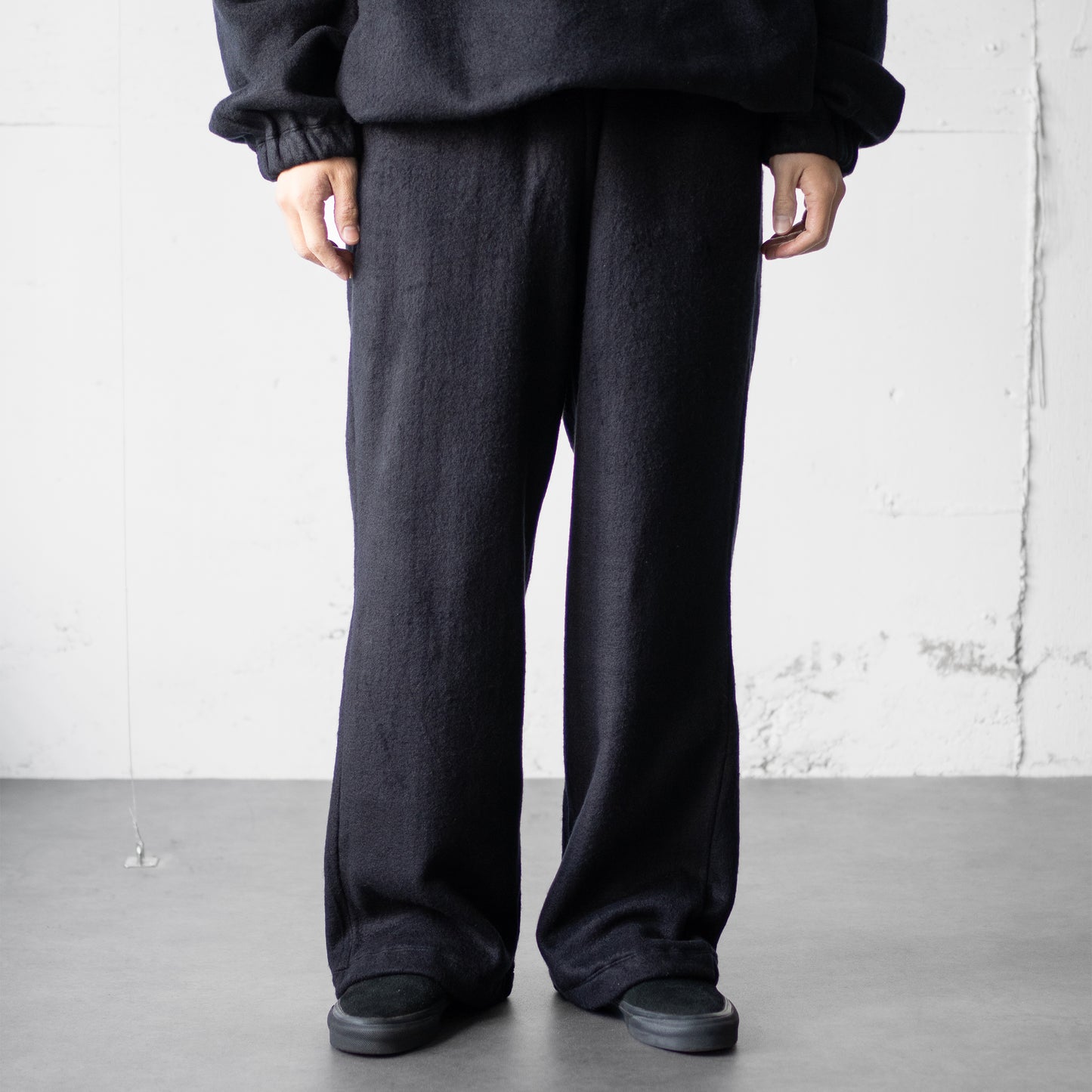 YOKE/ SILK FREECE LOUNGE PANTS "BLACK"