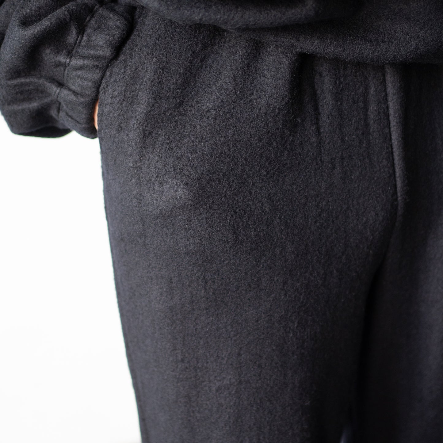 YOKE/ SILK FREECE LOUNGE PANTS "BLACK"