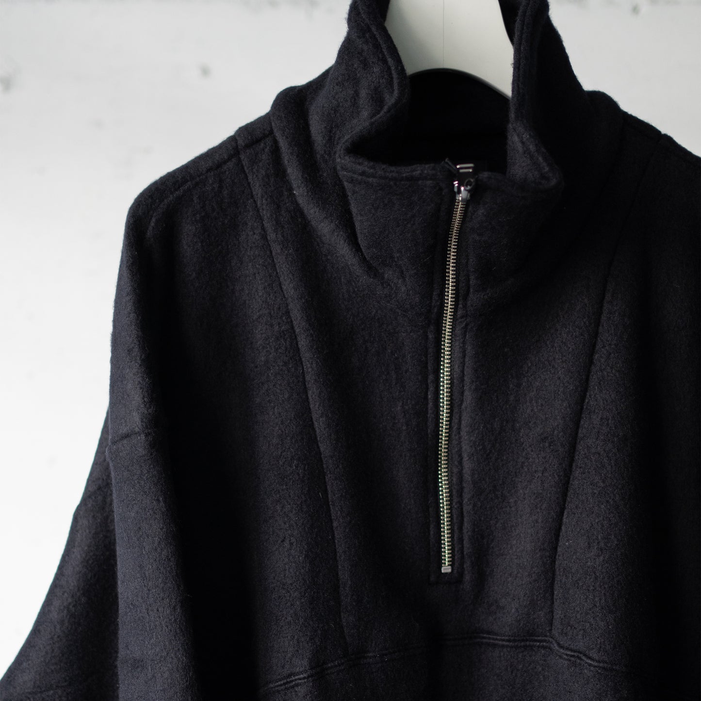 YOKE/ SILK FREECE HALF ZIP PULLOVER "BLACK"