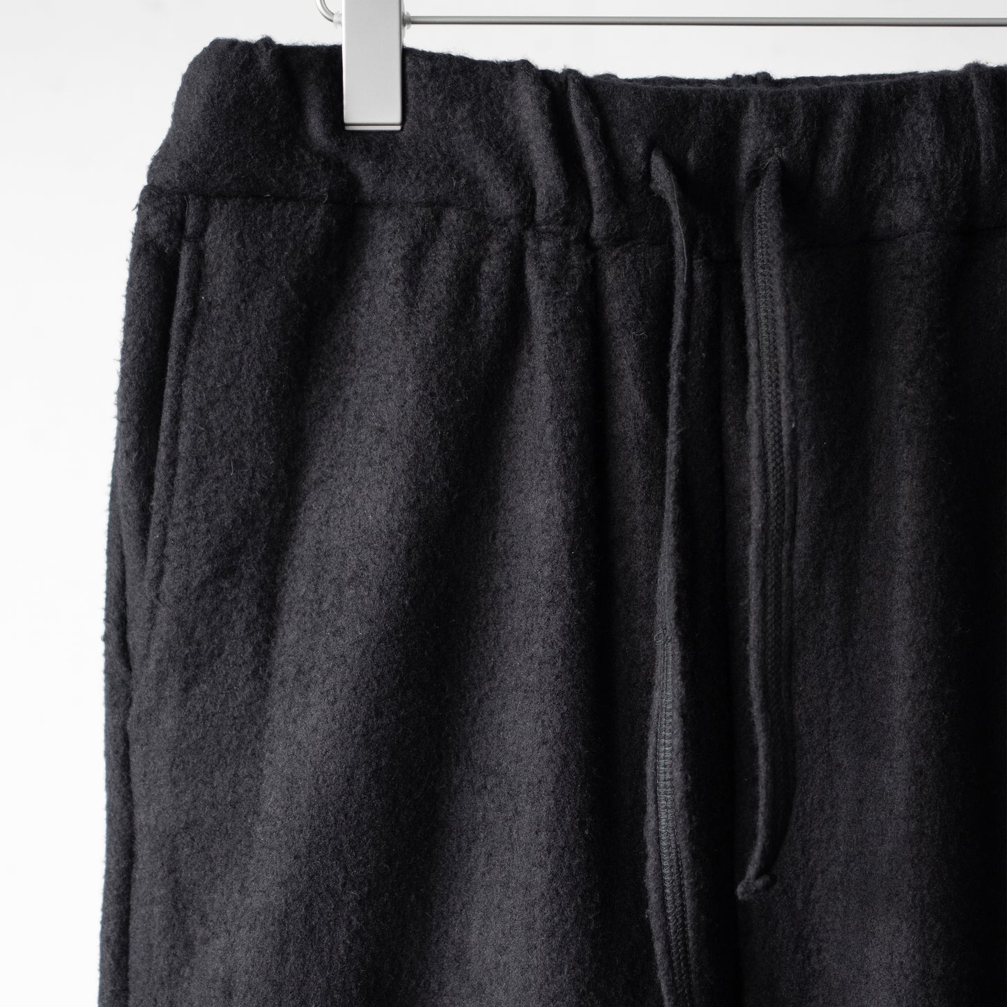 YOKE/ SILK FREECE LOUNGE PANTS "BLACK"