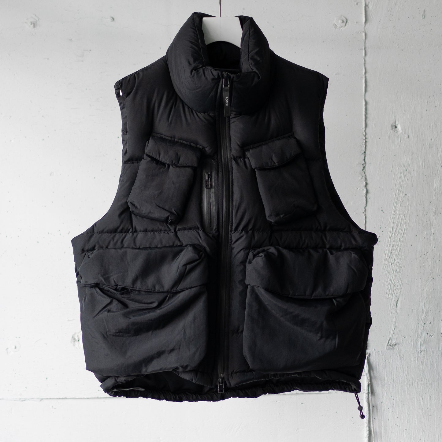 ROTOL/ CURVY DOWN VEST "BLACK"