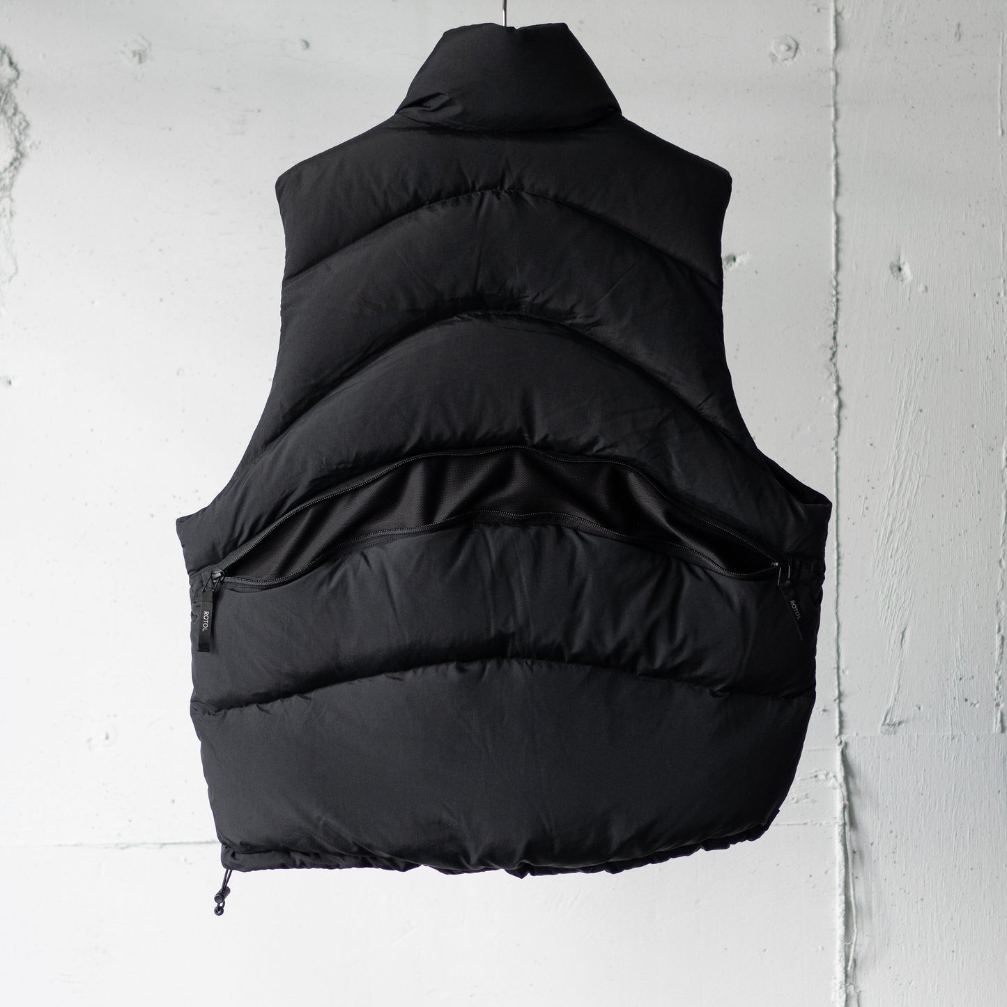 ROTOL/ CURVY DOWN VEST "BLACK"