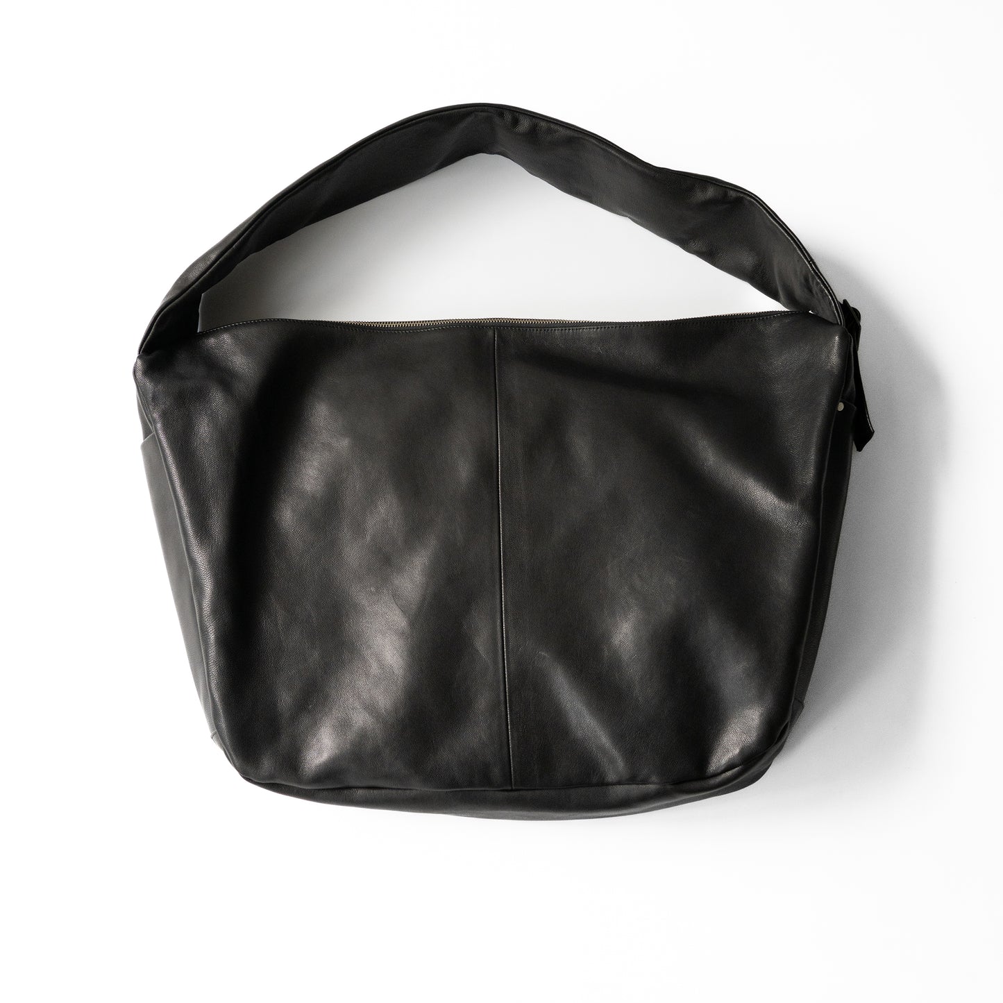 ssstein/ SHIRRING HANDLE LEATHER SHOULDER BAG "BLACK"