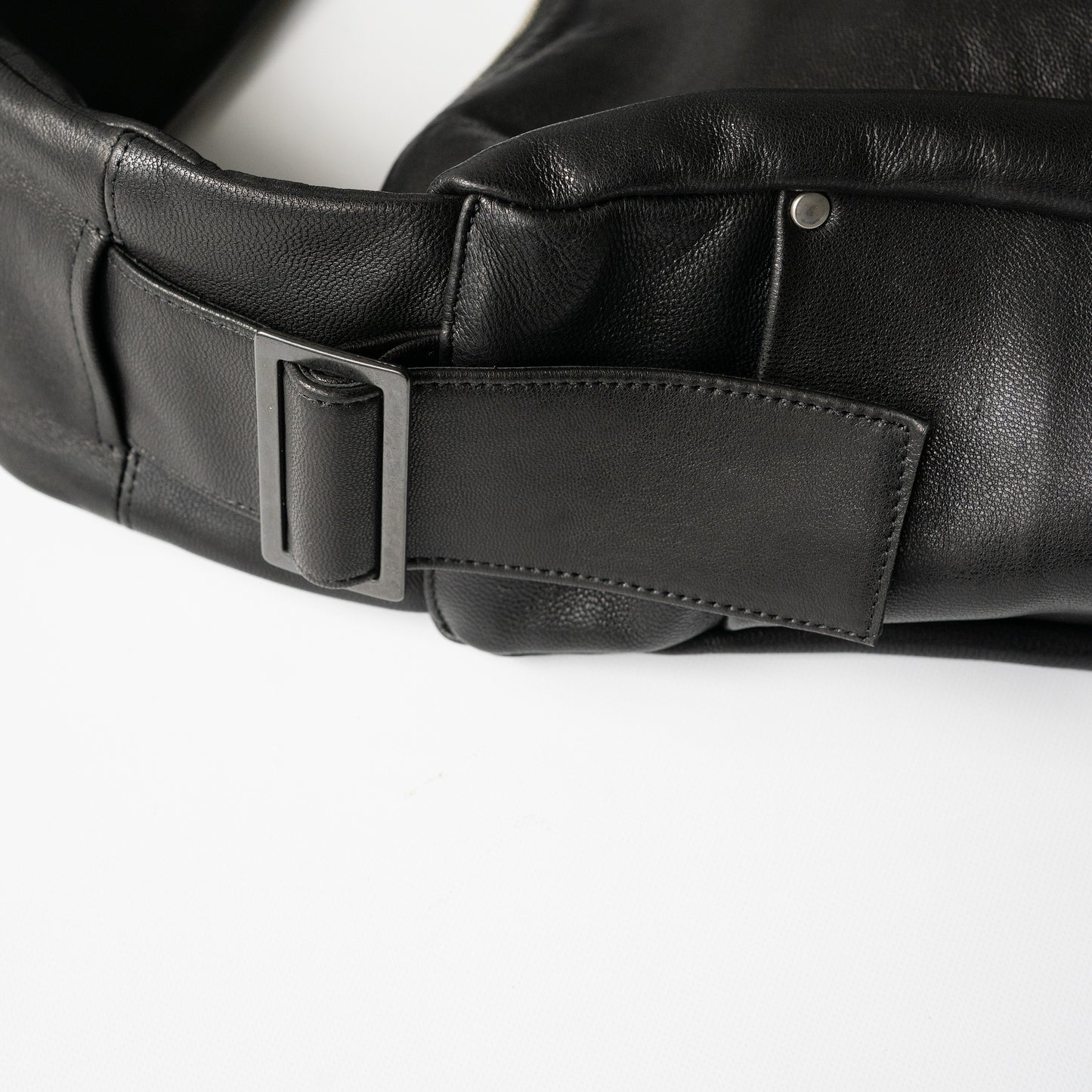 ssstein/ SHIRRING HANDLE LEATHER SHOULDER BAG "BLACK"