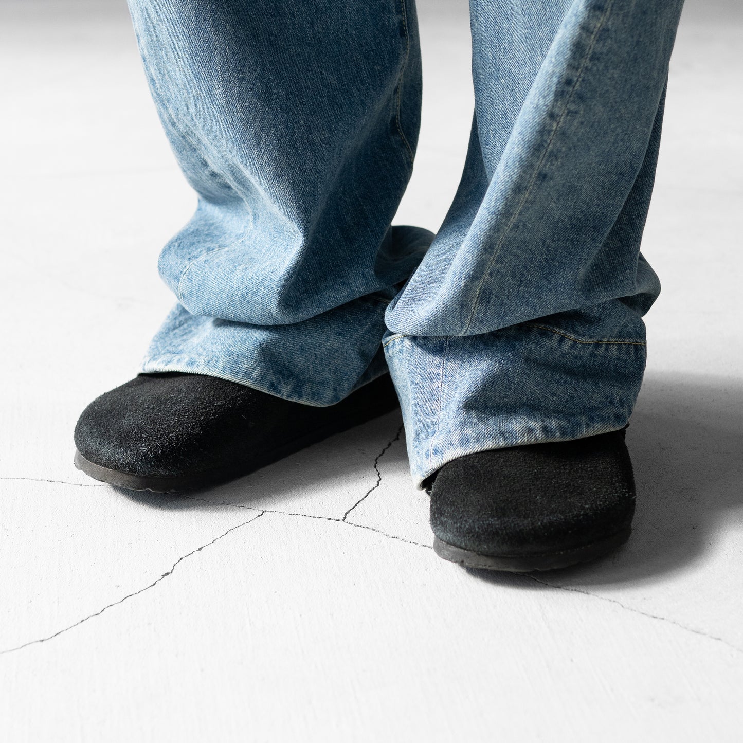 ssstein/ TWIST CUT DENIM JEANS "INDIGO"