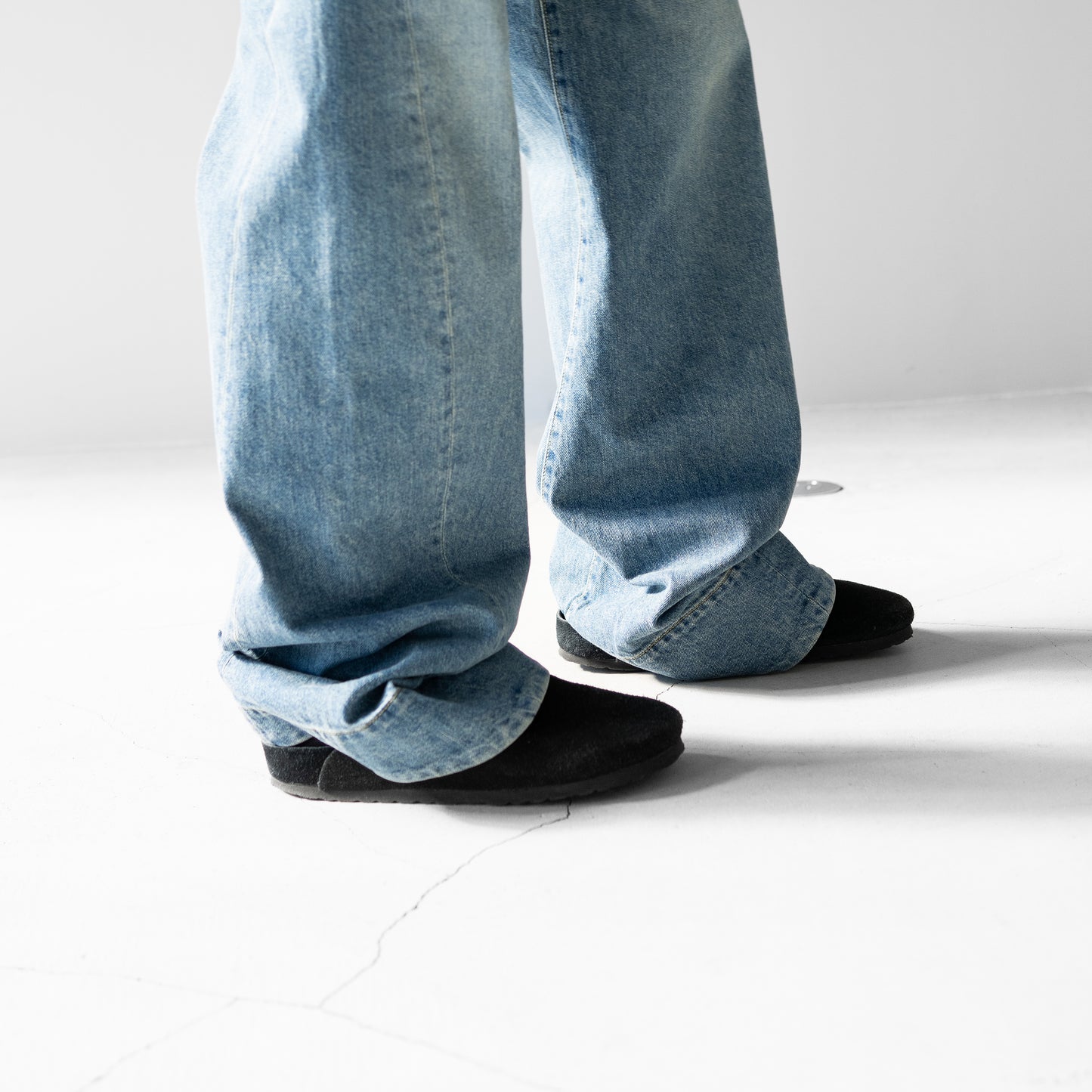 ssstein/ TWIST CUT DENIM JEANS "INDIGO"